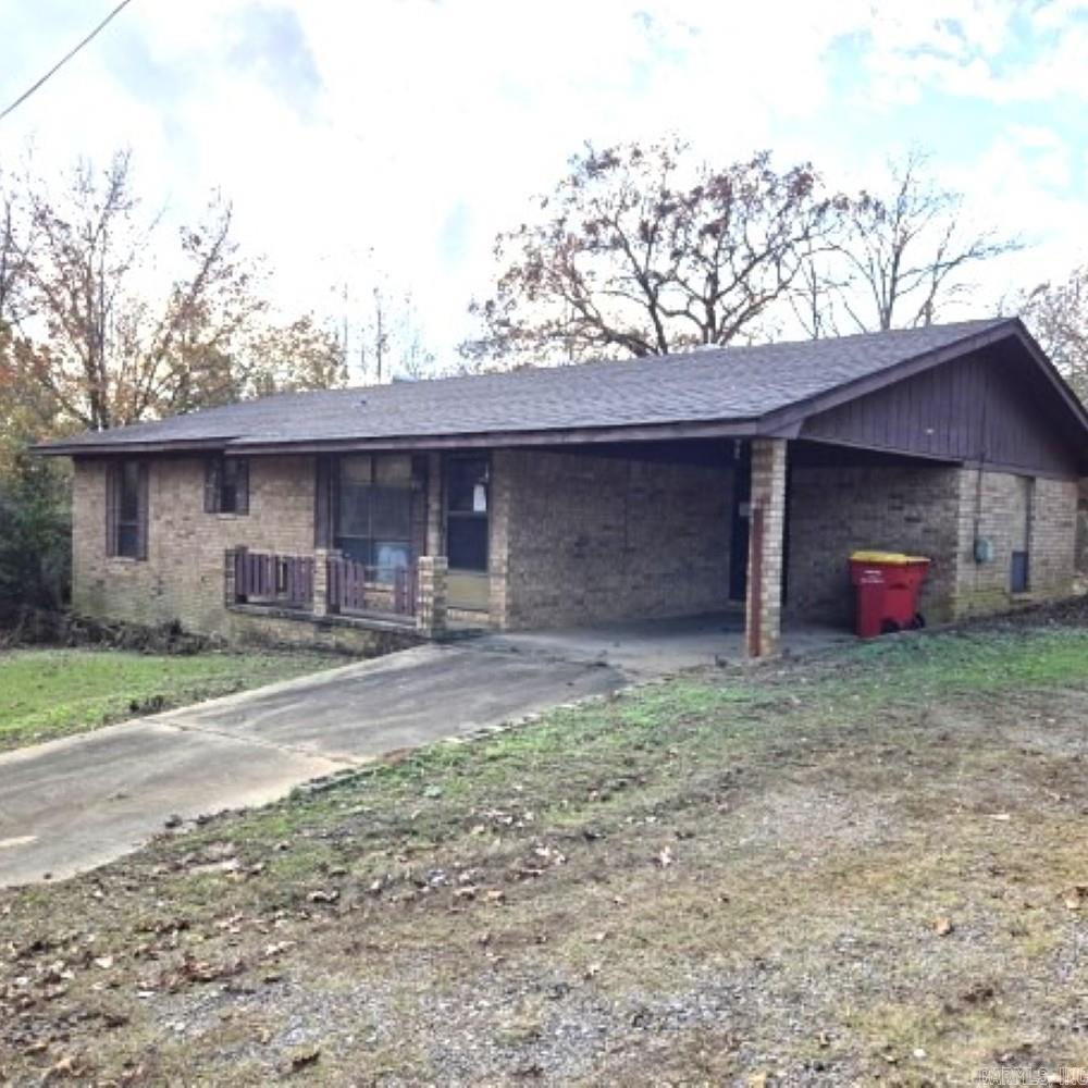 51 Smith Morrilton, AR 72110