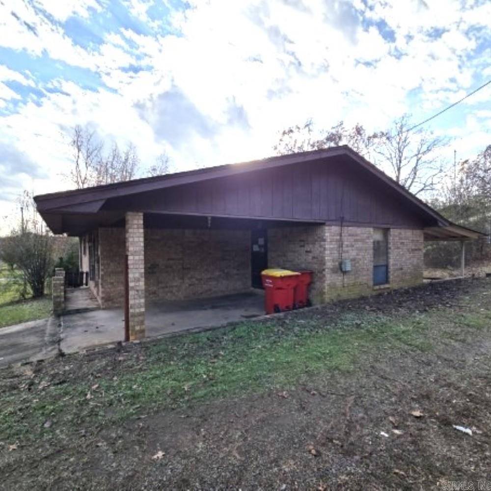 51 Smith Morrilton, AR 72110