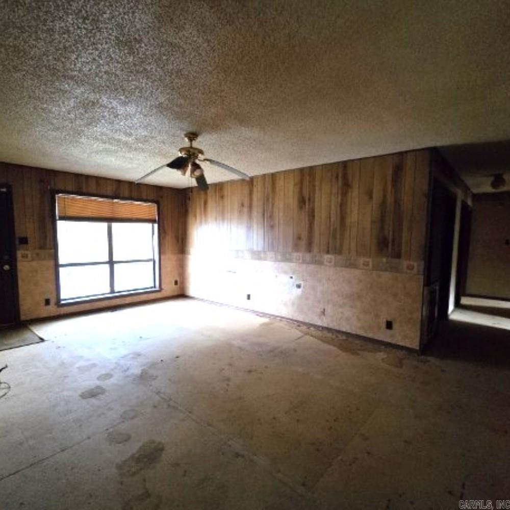 51 Smith Morrilton, AR 72110