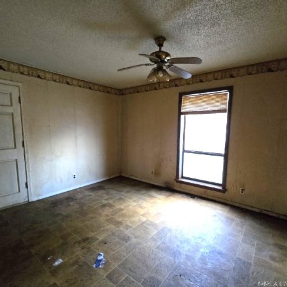 51 Smith Morrilton, AR 72110