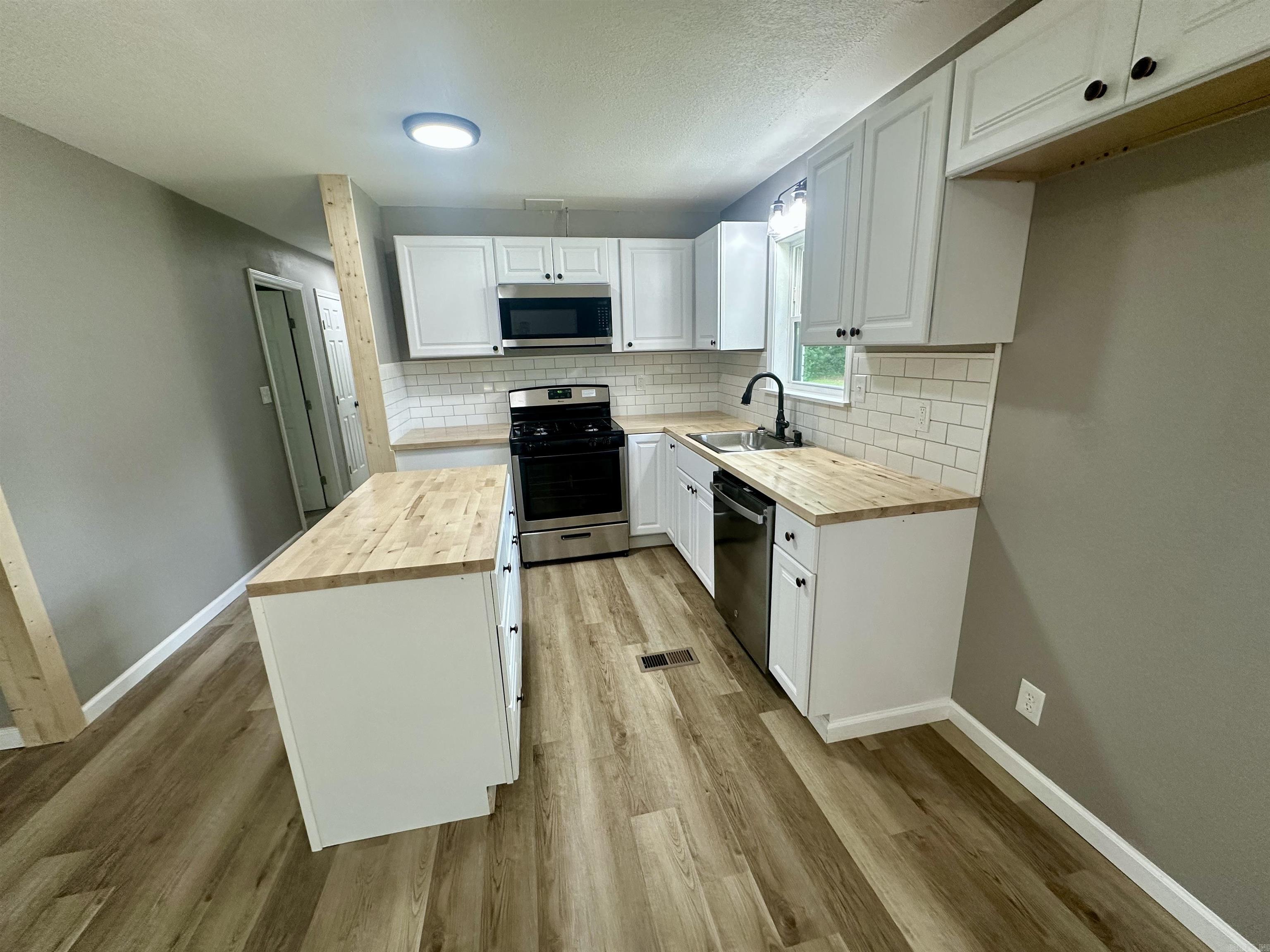 27 Grant 491 Road Sheridan, AR 72105