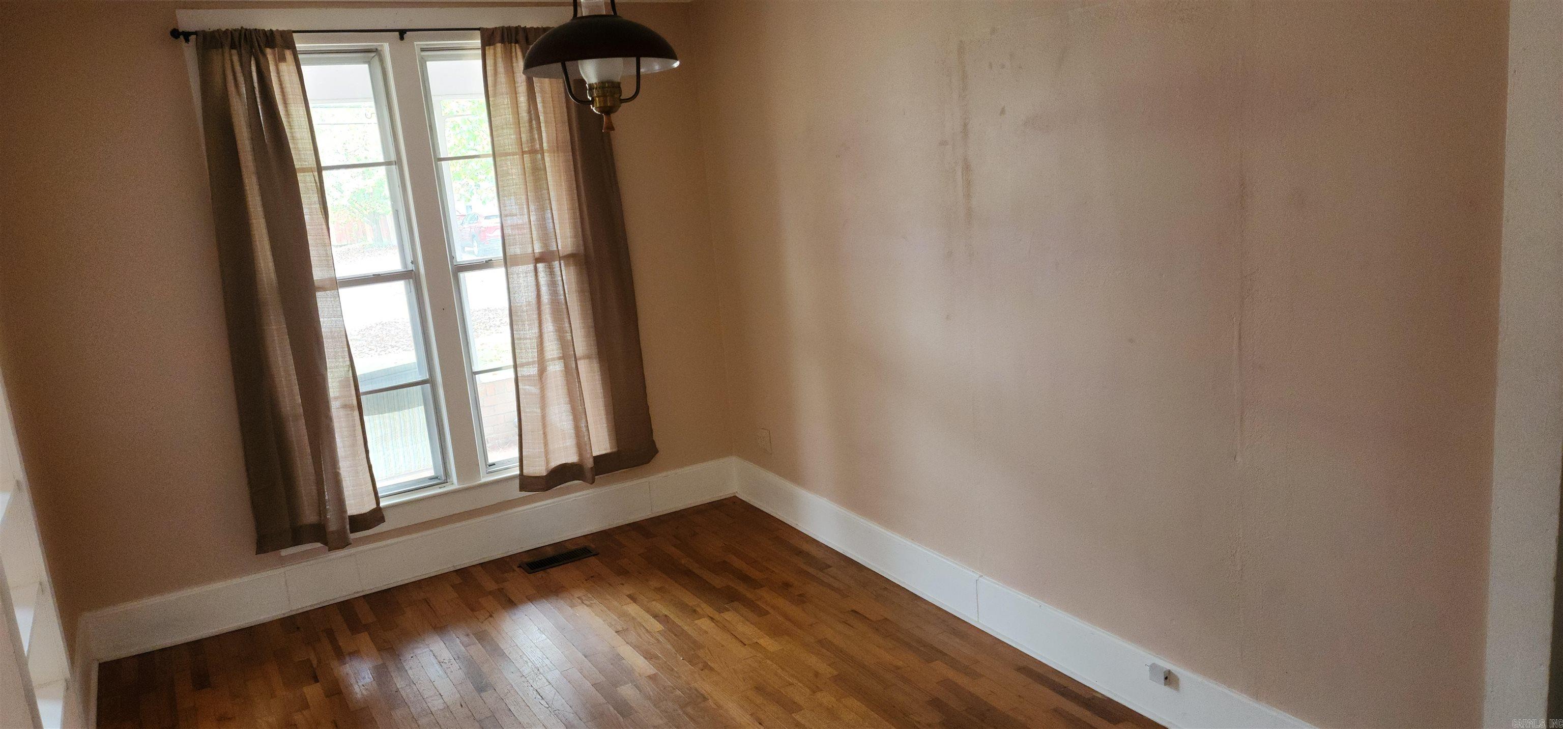 402 S 2Nd Street Dardanelle, AR 72834