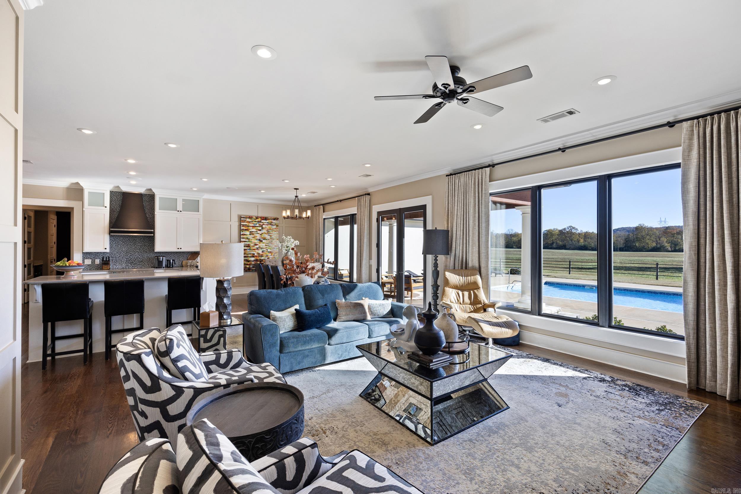 2365 W Gum Log  Russellville, AR