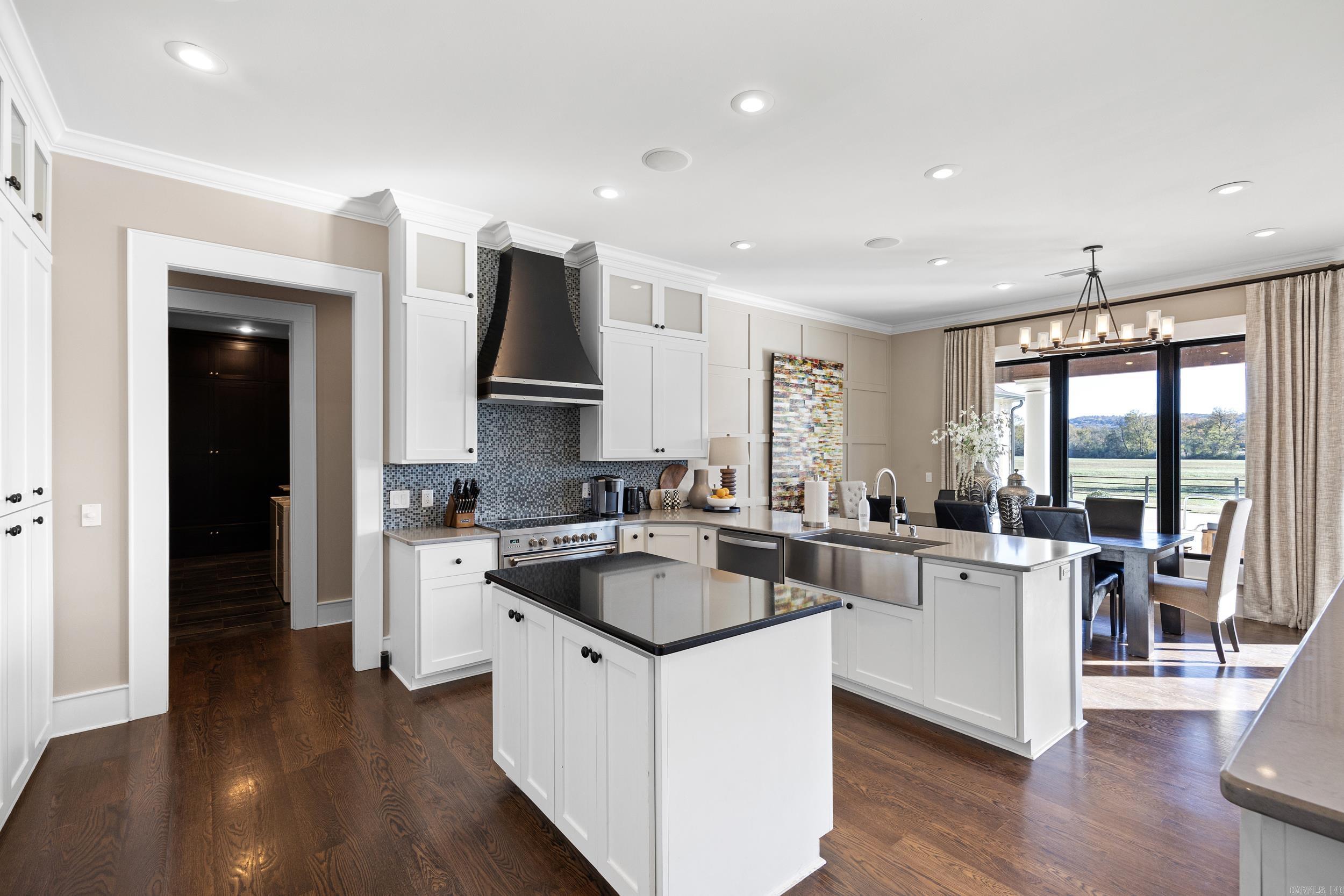 2365 W Gum Log  Russellville, AR