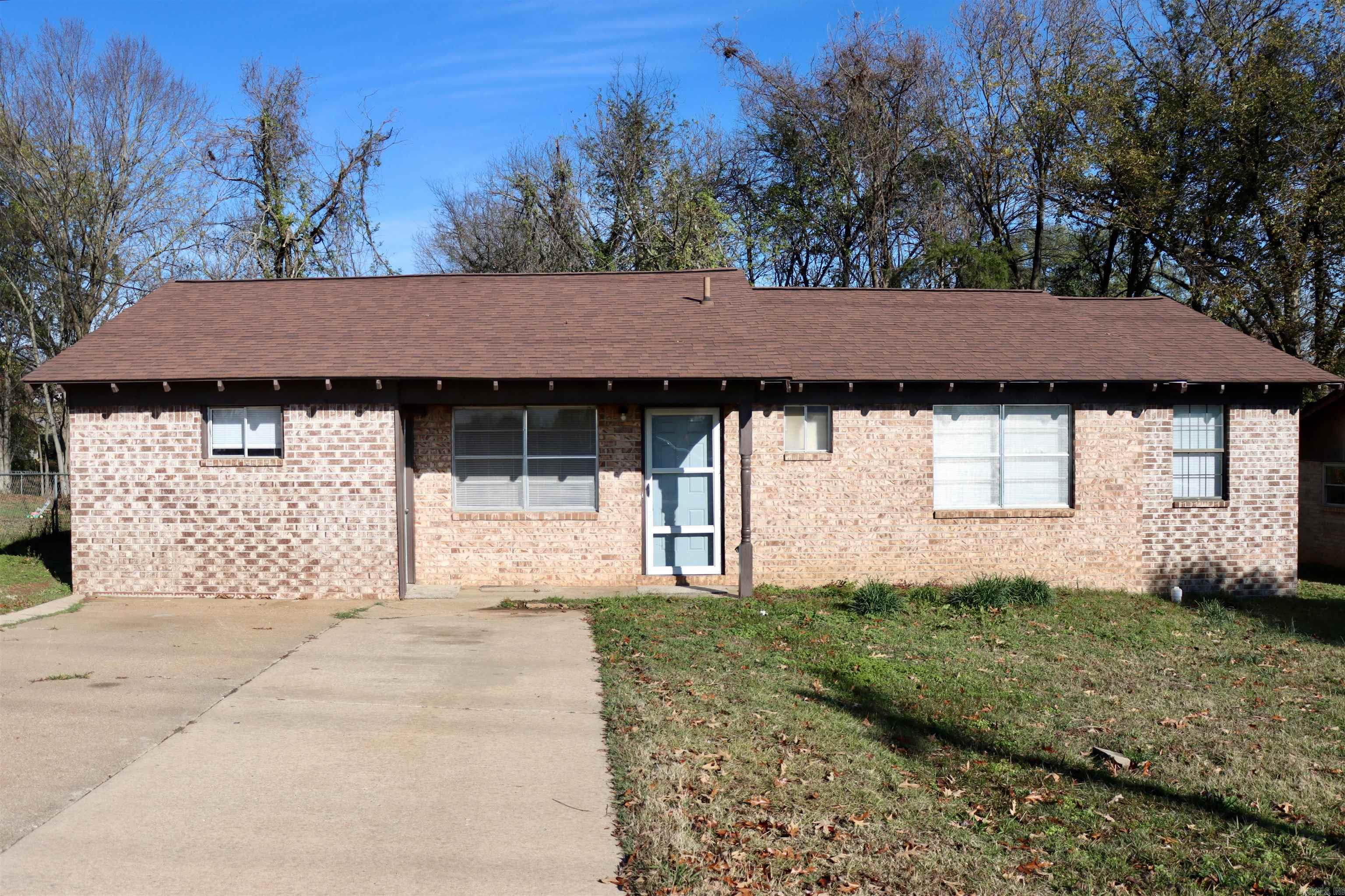 1308 W Oakland St  Clarksville, AR