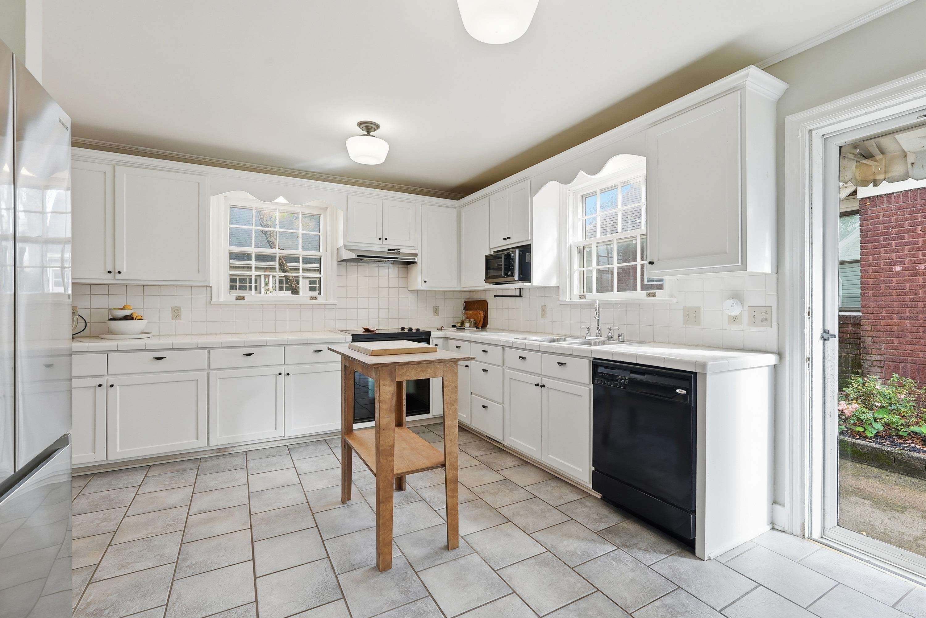 229 E B  North Little Rock, AR