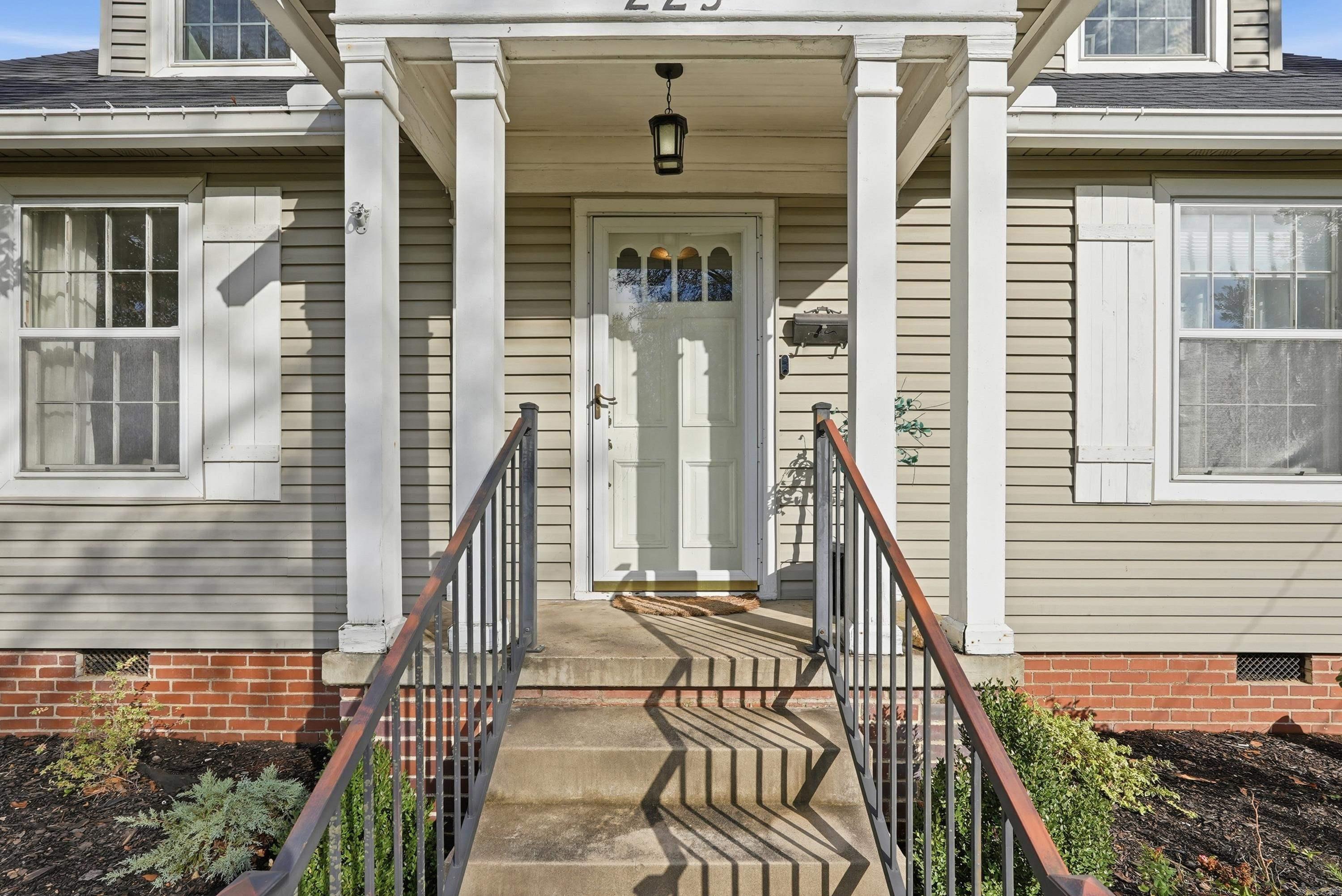 229 E B  North Little Rock, AR