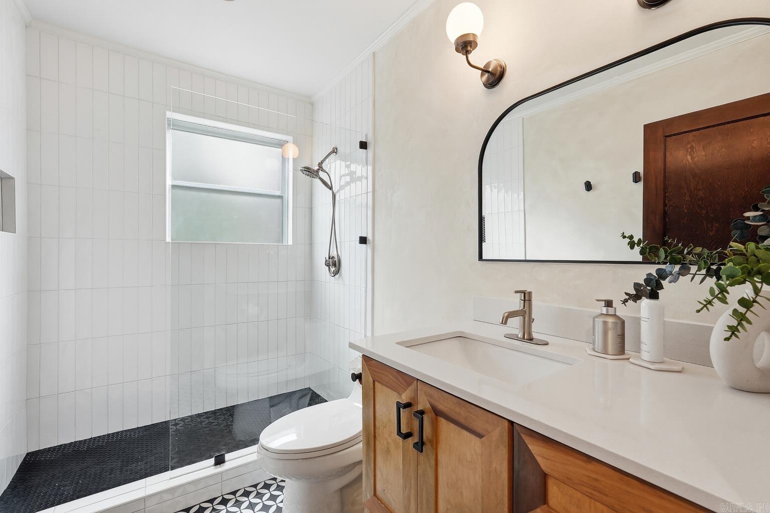 229 E B  North Little Rock, AR