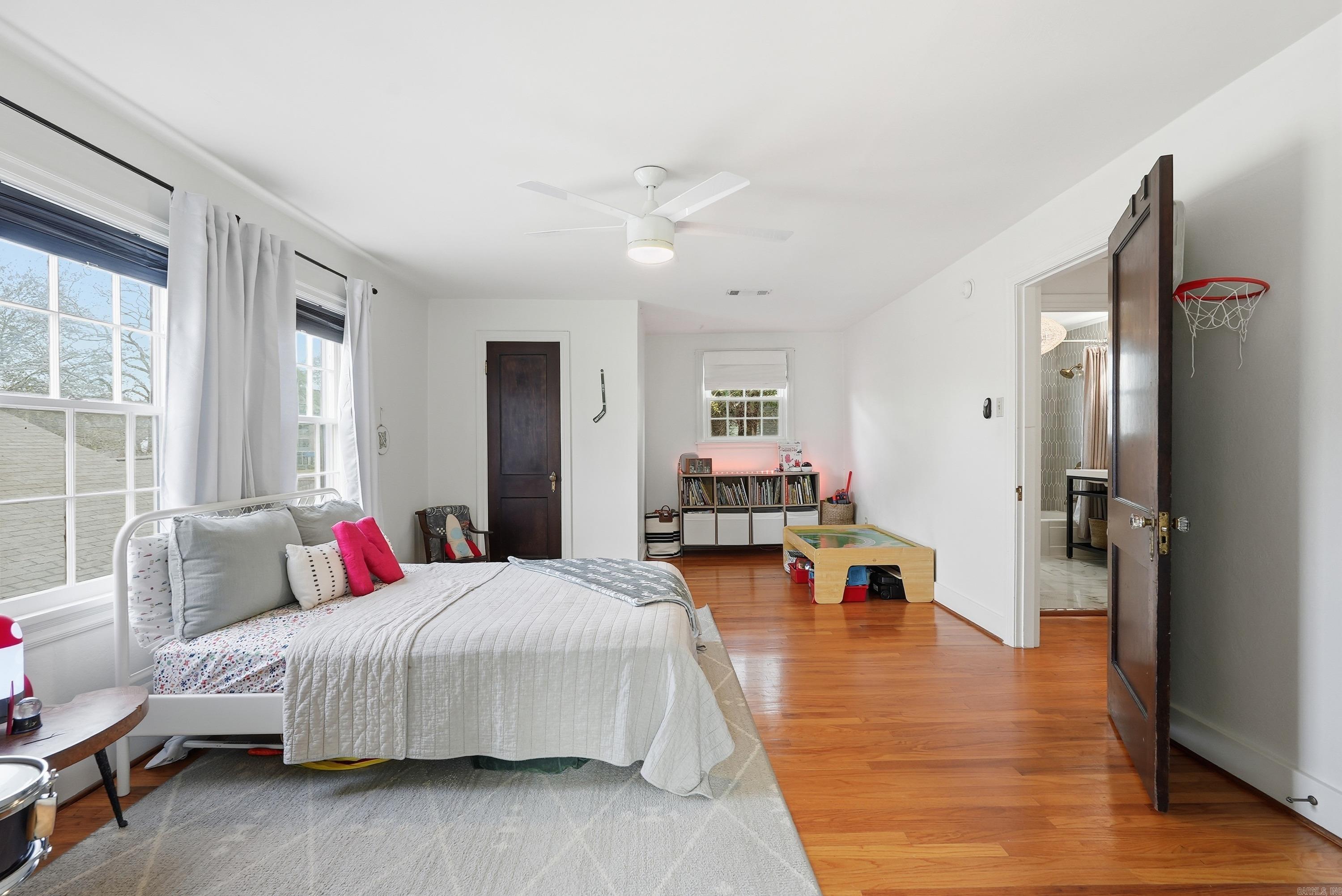 229 E B  North Little Rock, AR