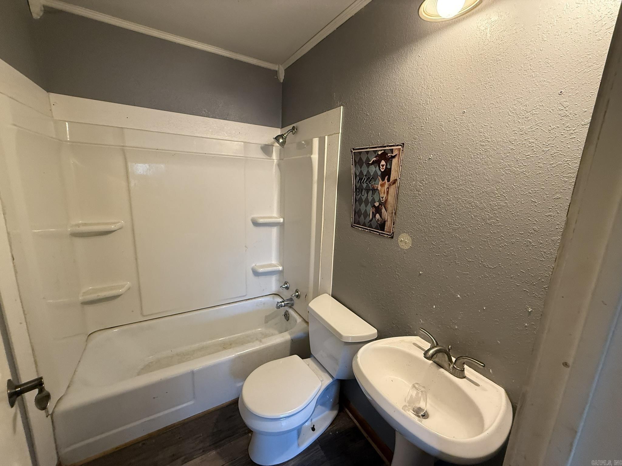 56 Pine  Melbourne, AR