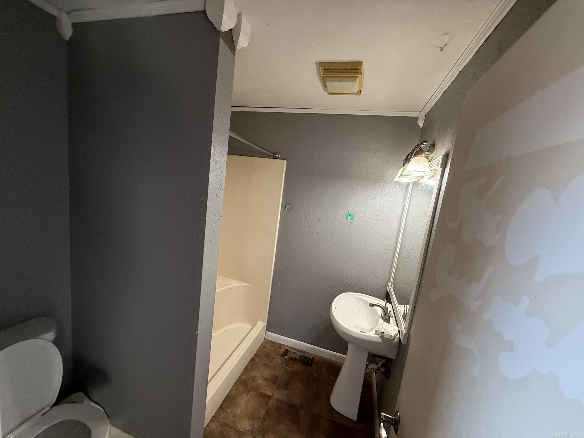 56 Pine  Melbourne, AR