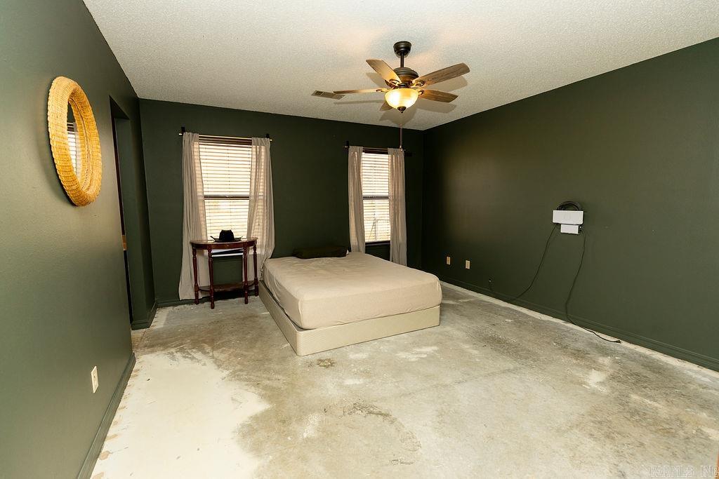 17 Oak Creek  Conway, AR