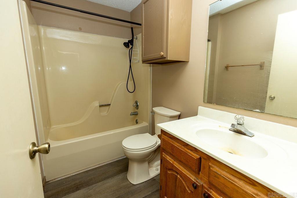 17 Oak Creek  Conway, AR