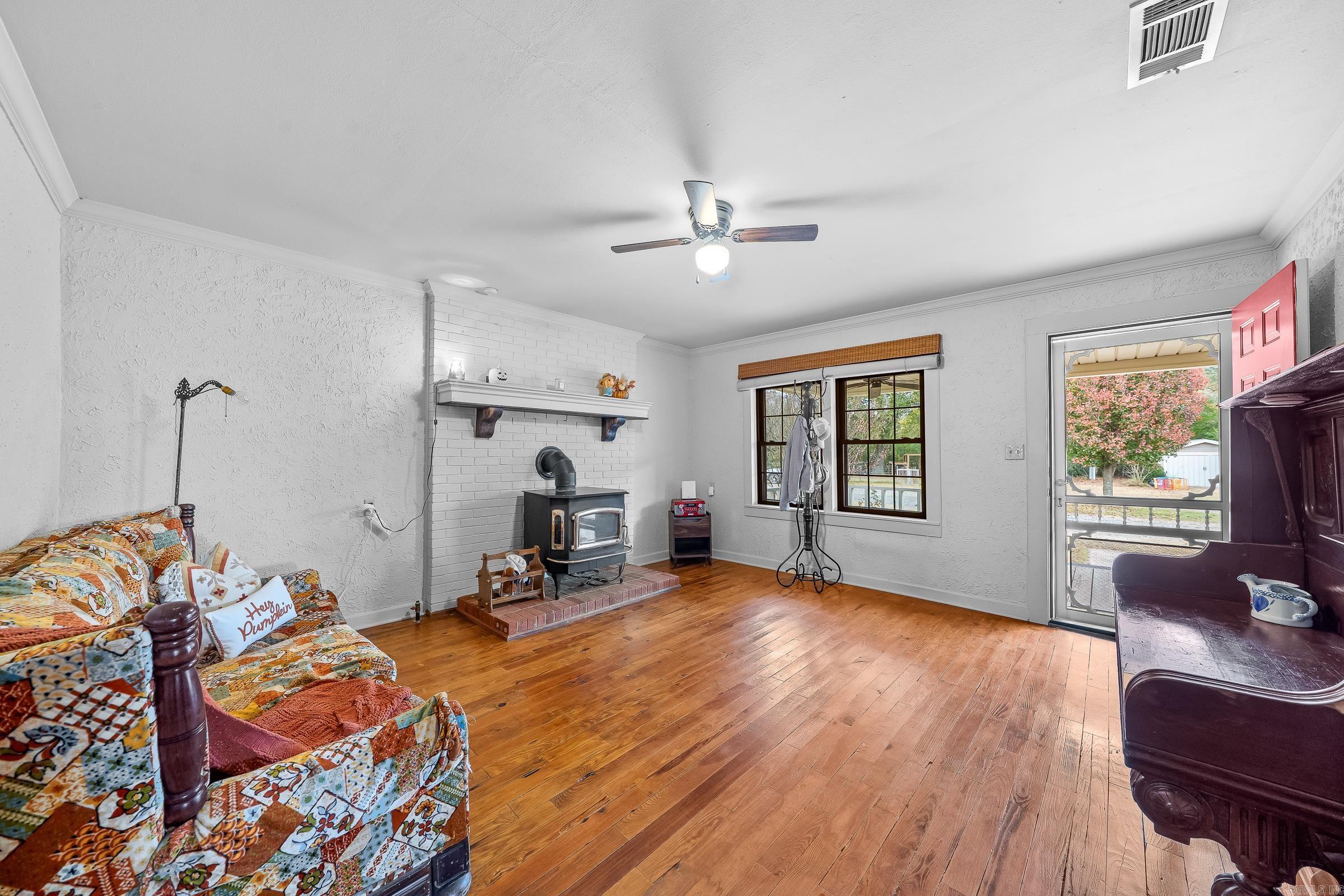 255 W Main  Lockesburg, AR