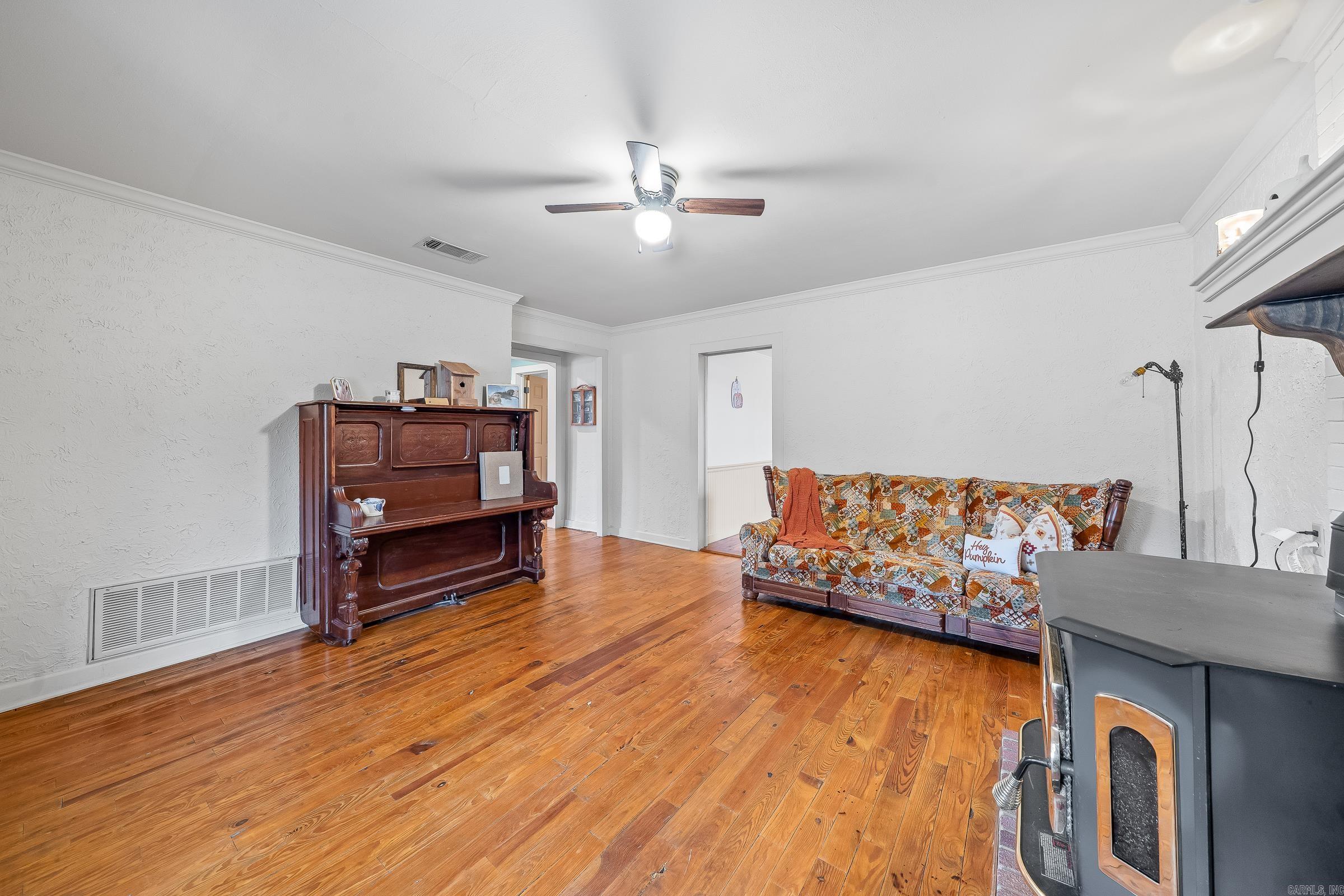 255 W Main  Lockesburg, AR