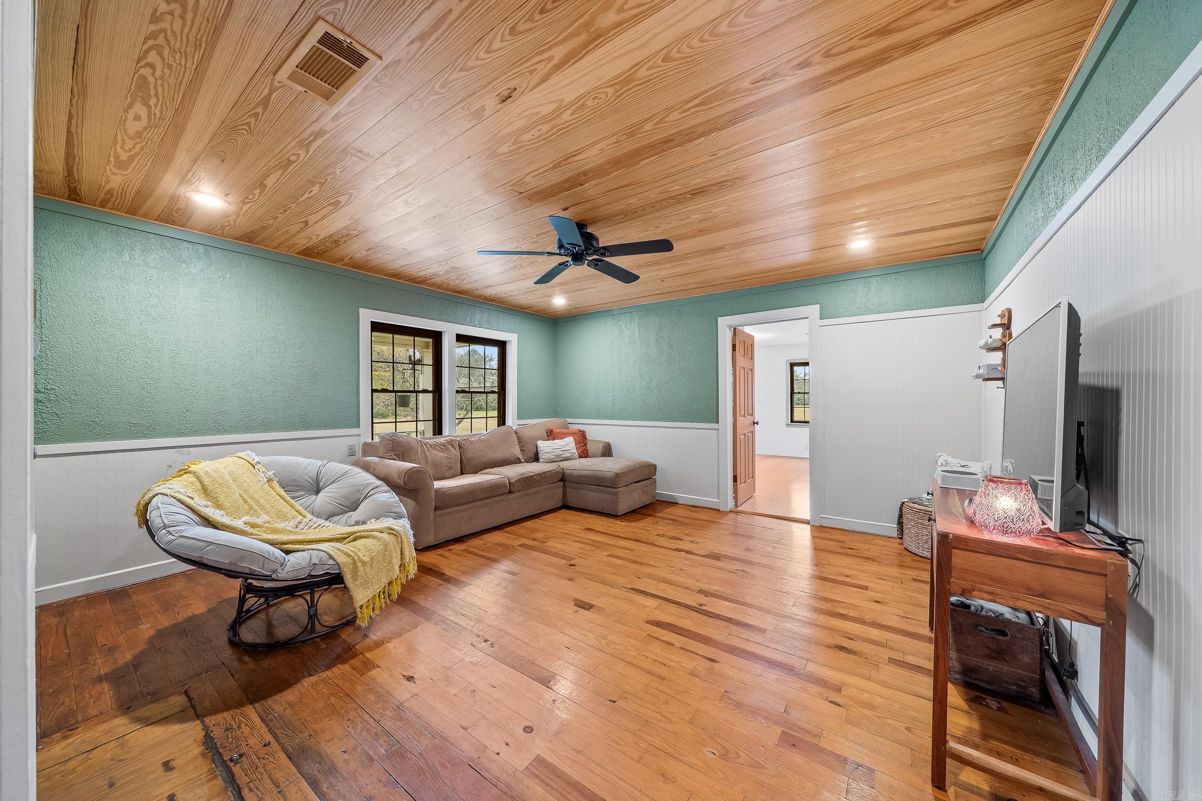 255 W Main  Lockesburg, AR