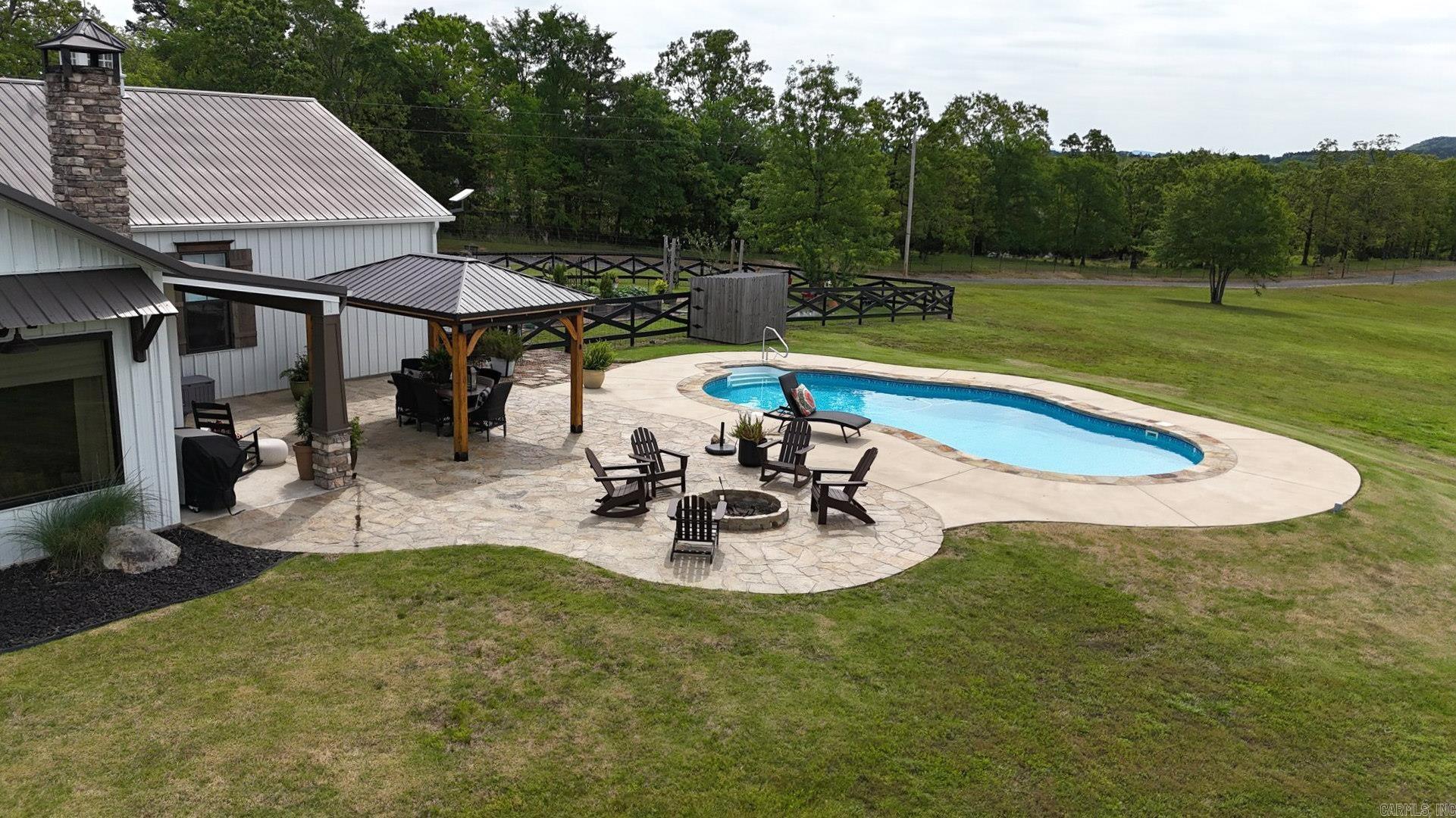 6014 Hwy 8 W Mena, AR 71953