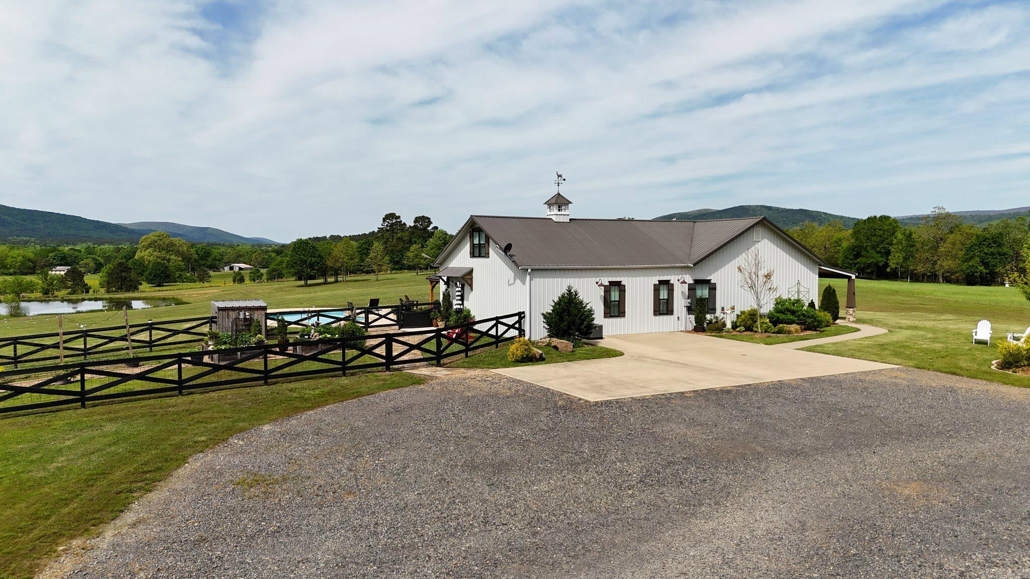 6014 Hwy 8 W Mena, AR 71953