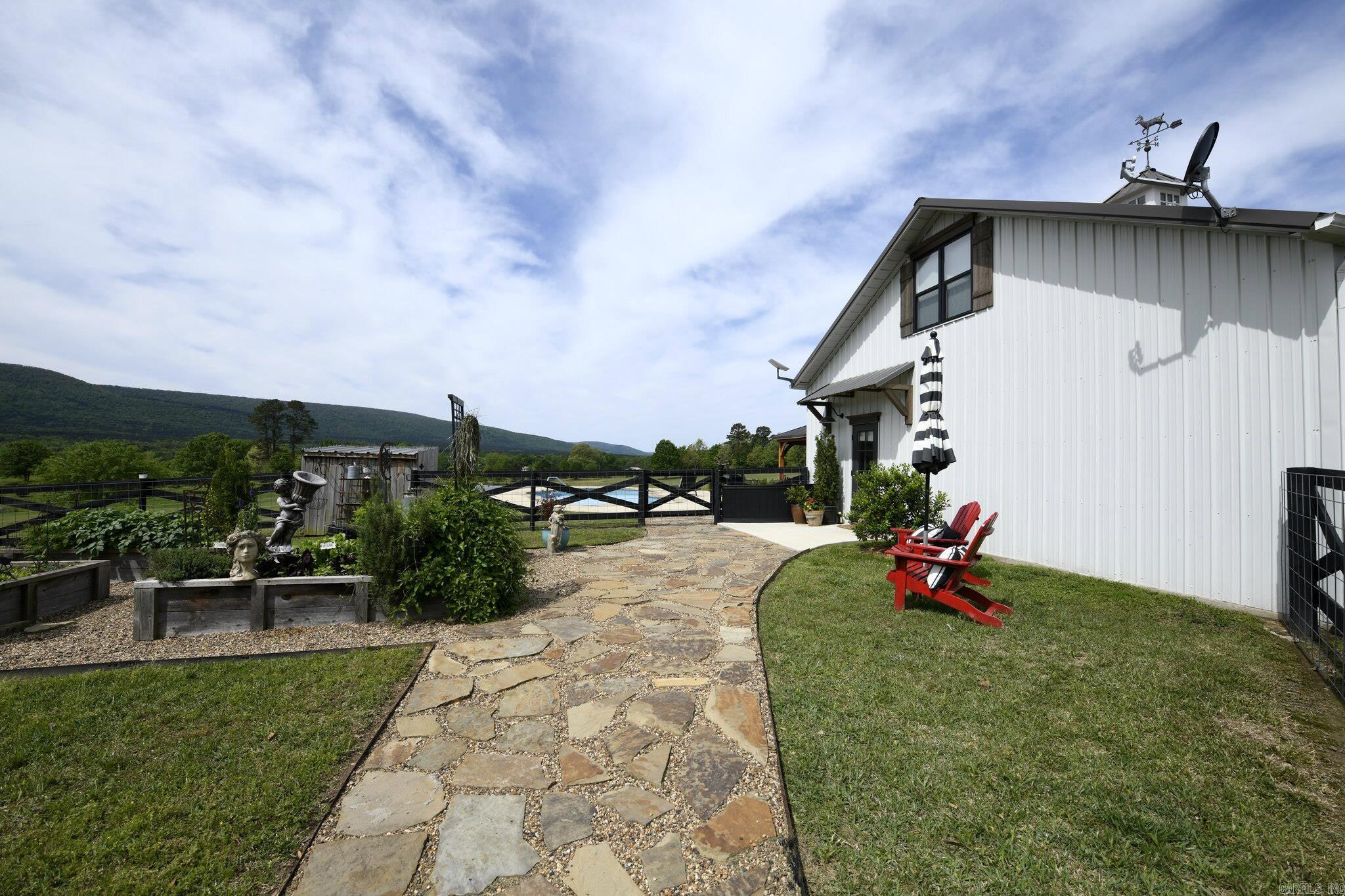 6014 Hwy 8 W Mena, AR 71953
