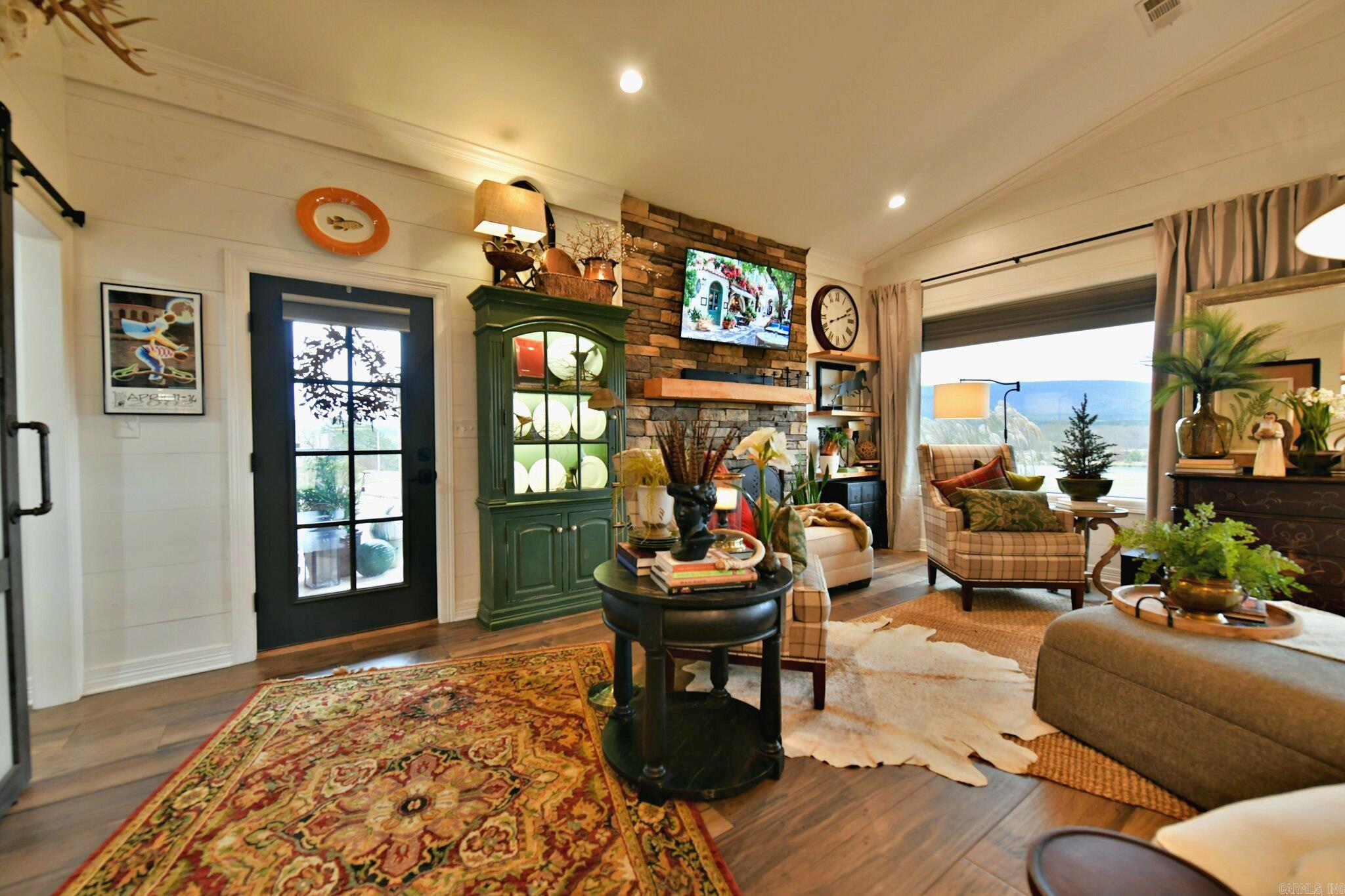 6014 Hwy 8 W  Mena, AR