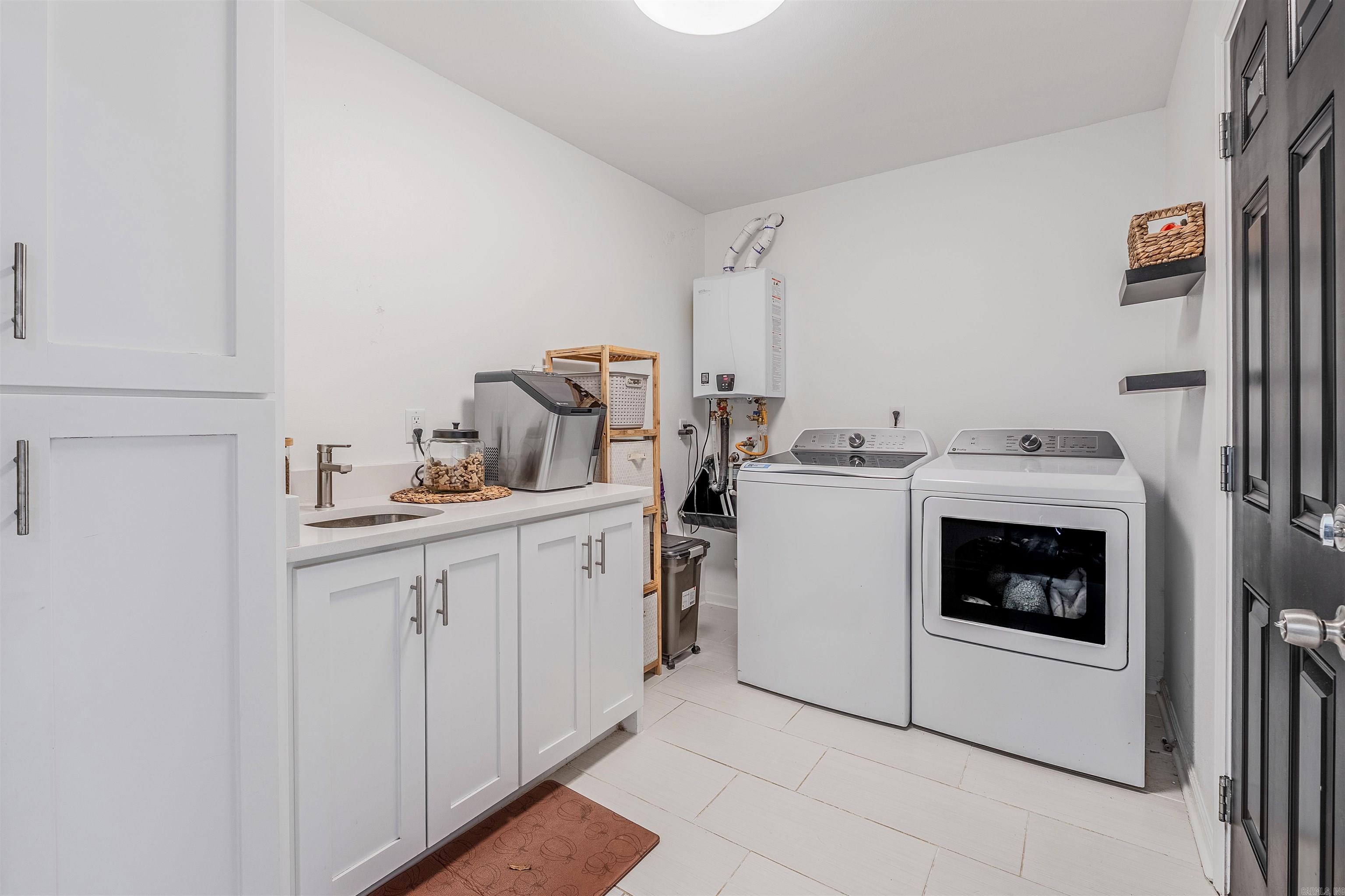 8001 Iowa  Little Rock, AR