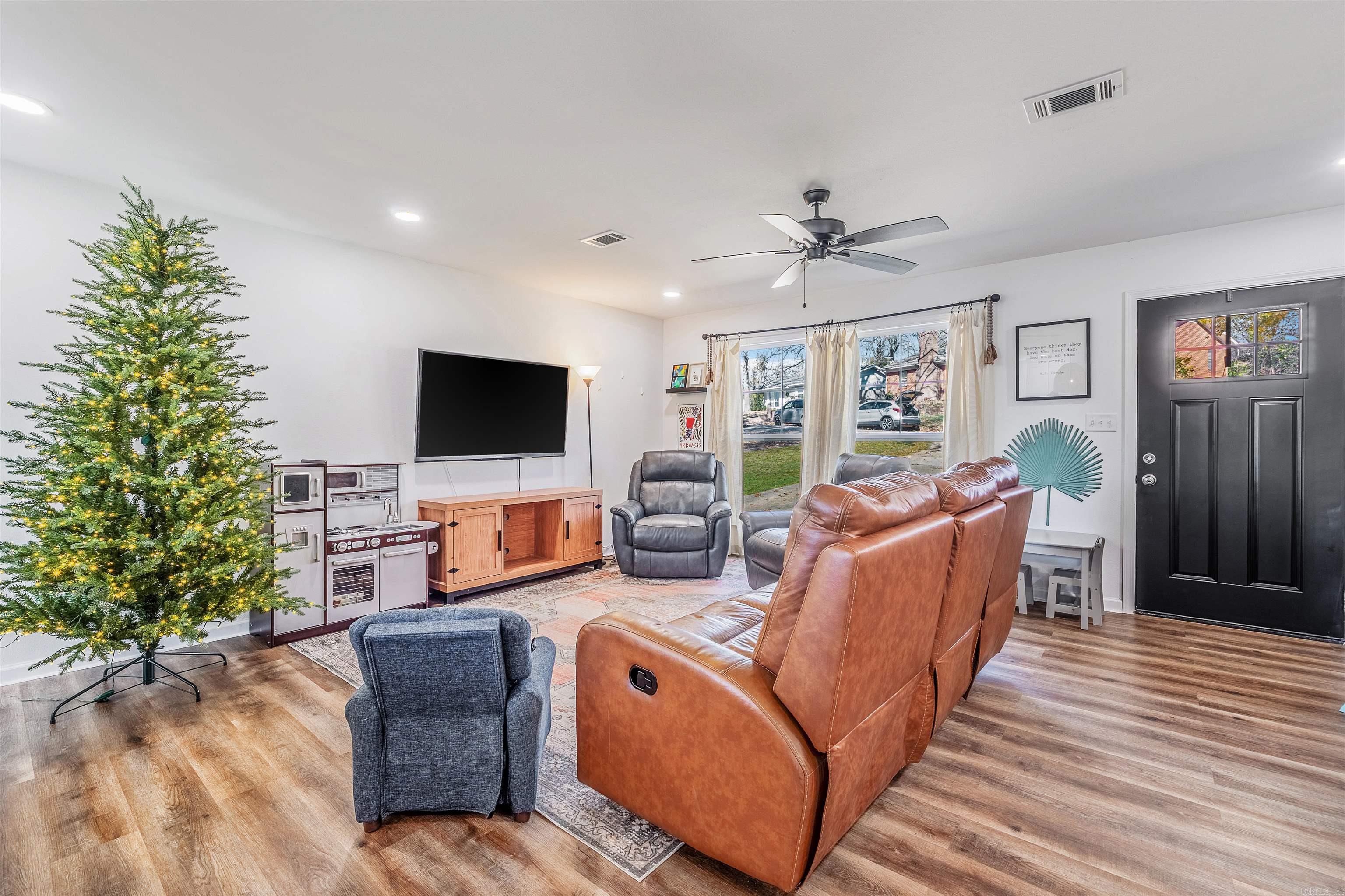 8001 Iowa  Little Rock, AR