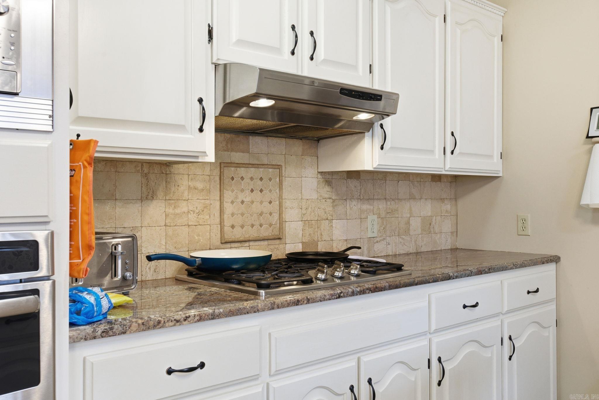 208 Summerfield Dr.  Bryant, AR