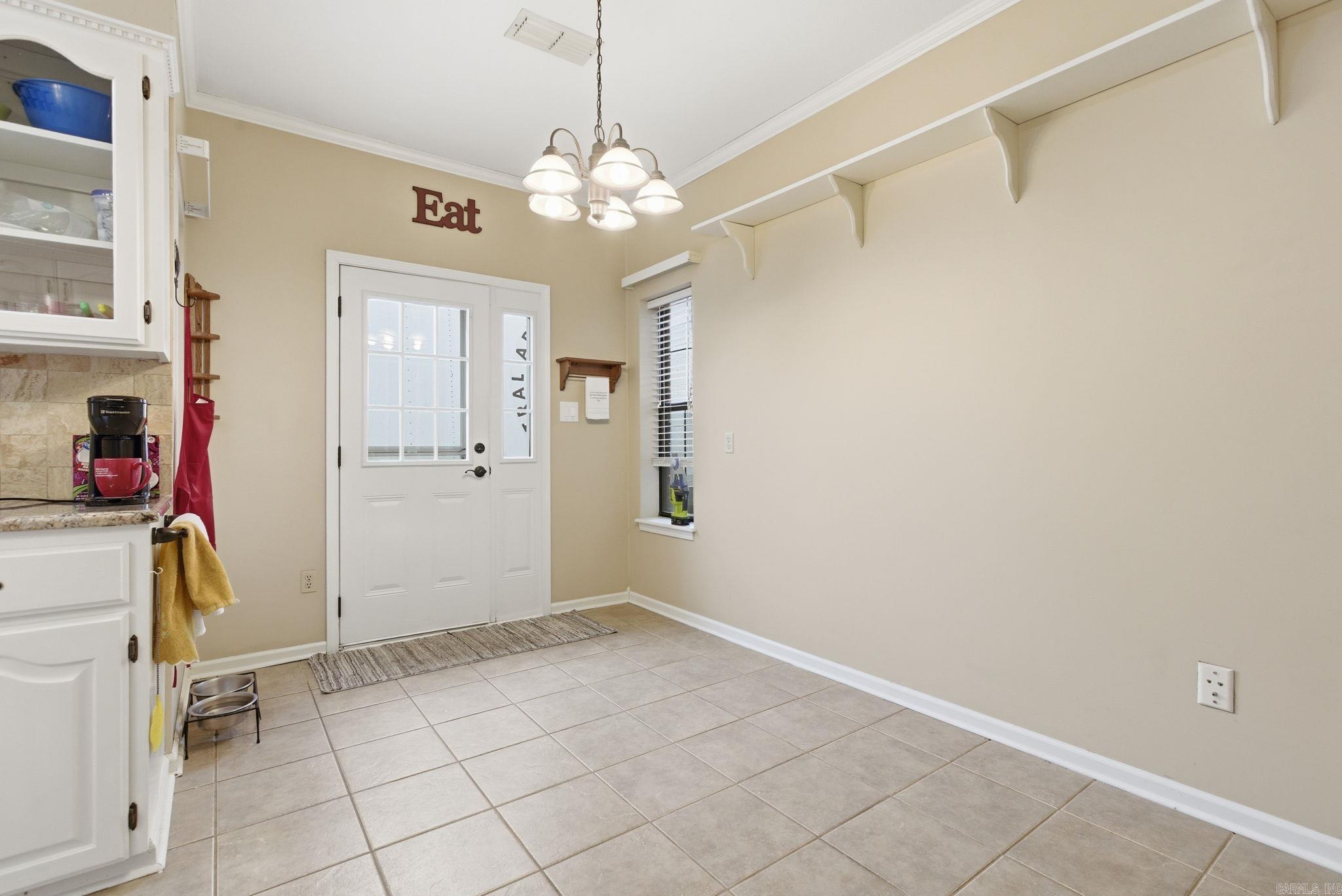 208 Summerfield Dr.  Bryant, AR