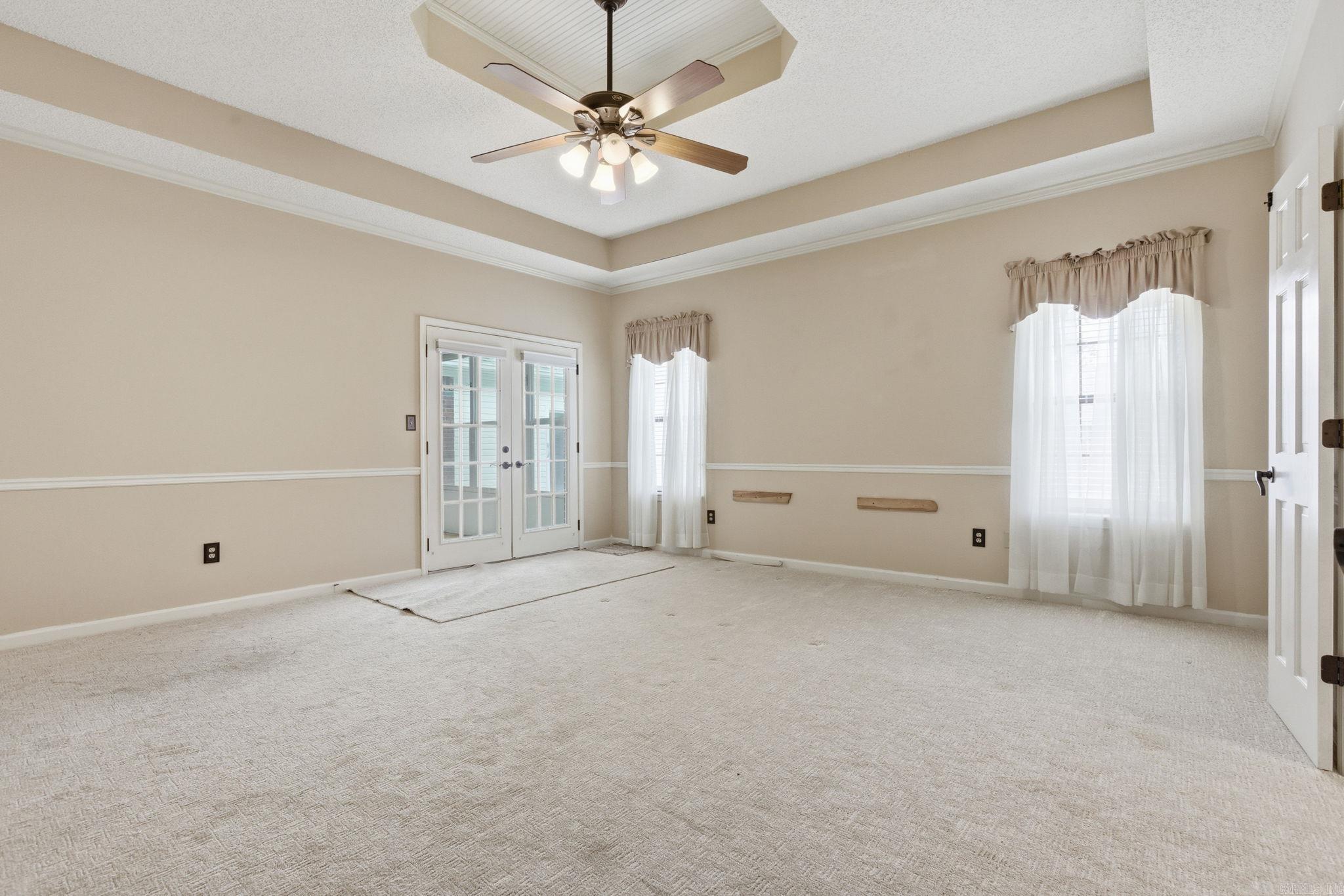 208 Summerfield Dr.  Bryant, AR