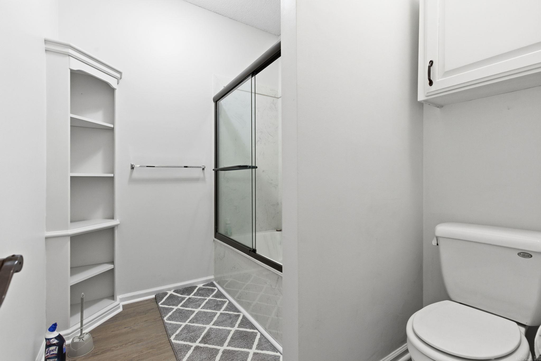 208 Summerfield Dr.  Bryant, AR