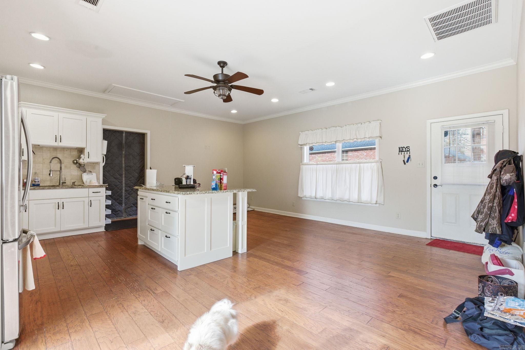 208 Summerfield Dr.  Bryant, AR