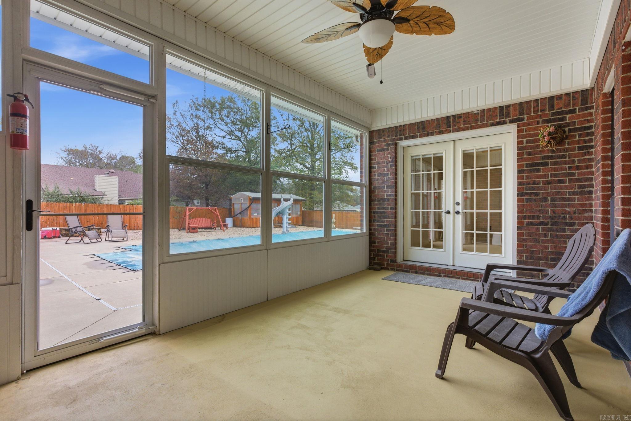 208 Summerfield Dr.  Bryant, AR