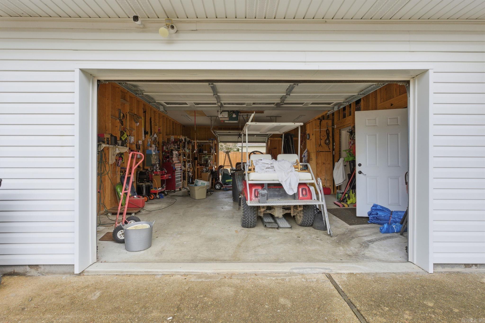 208 Summerfield Dr.  Bryant, AR