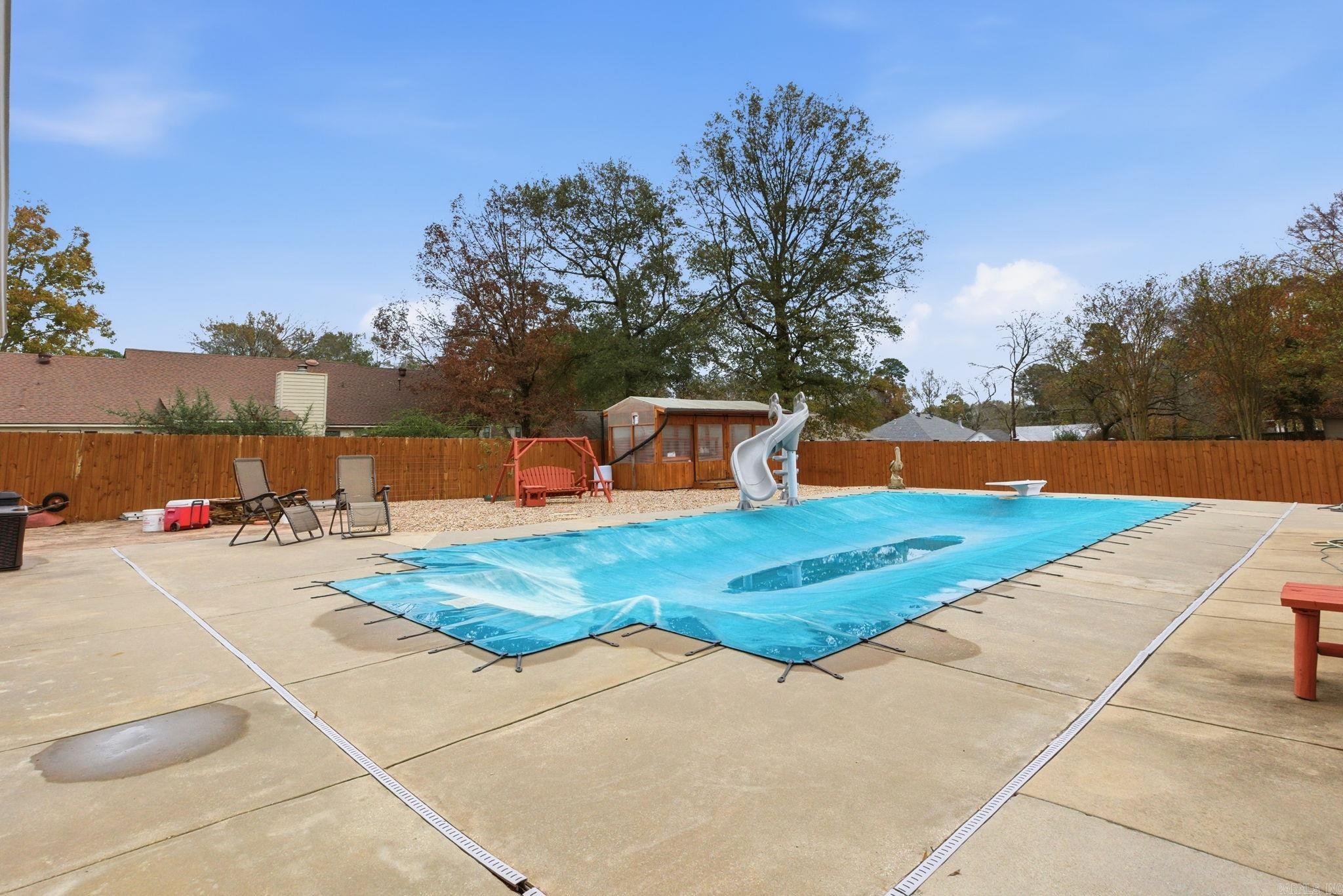 208 Summerfield Dr.  Bryant, AR