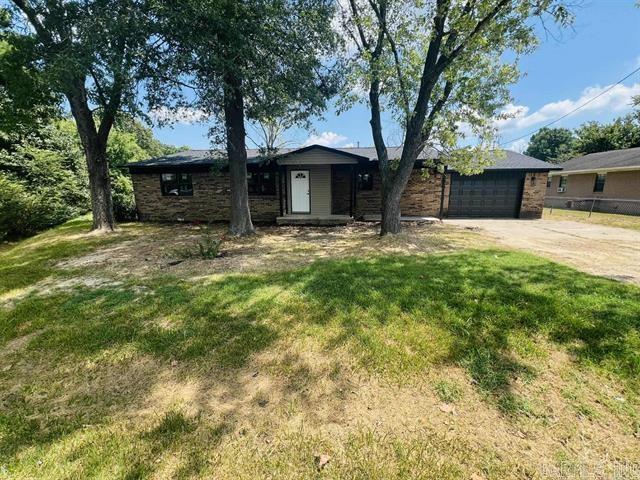 204 N Apple  Beebe, AR