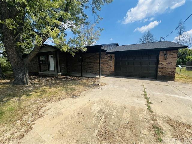 204 N Apple  Beebe, AR