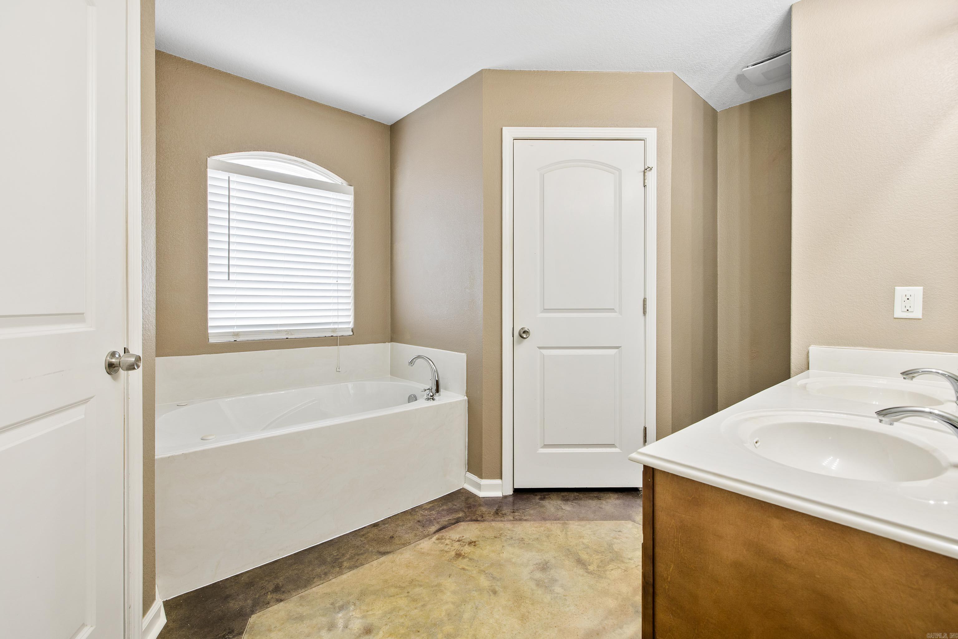 219 Iris Street Haskell, AR 72015