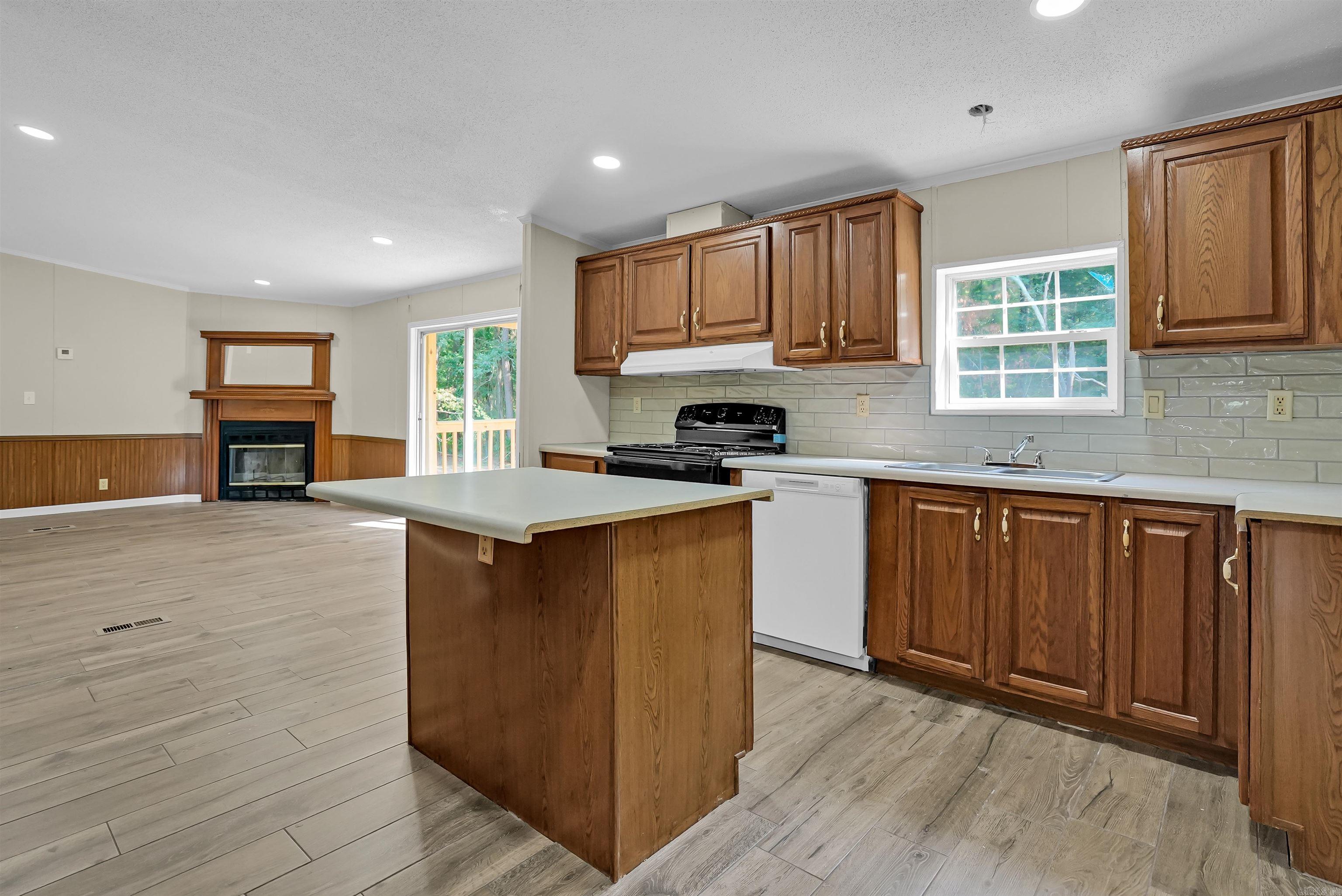 40 Gum Drop Loop Houston, AR 72070