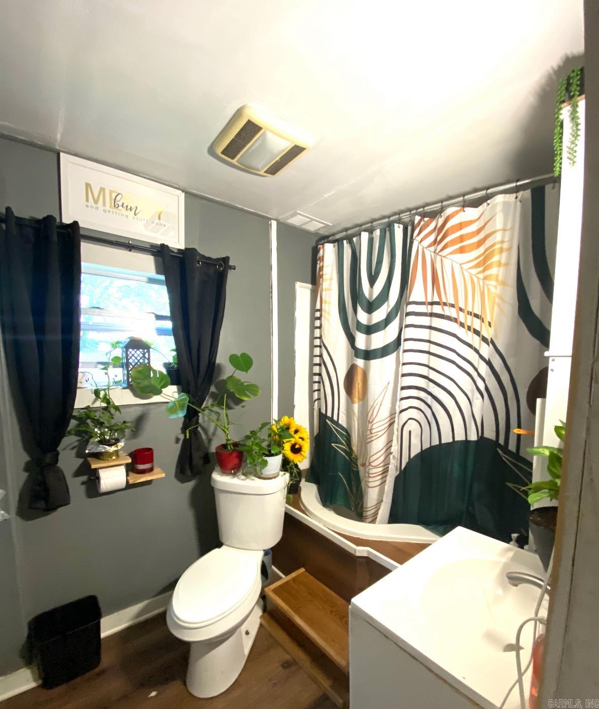 1801 Bishop Warren Drive Little Rock, AR 72204