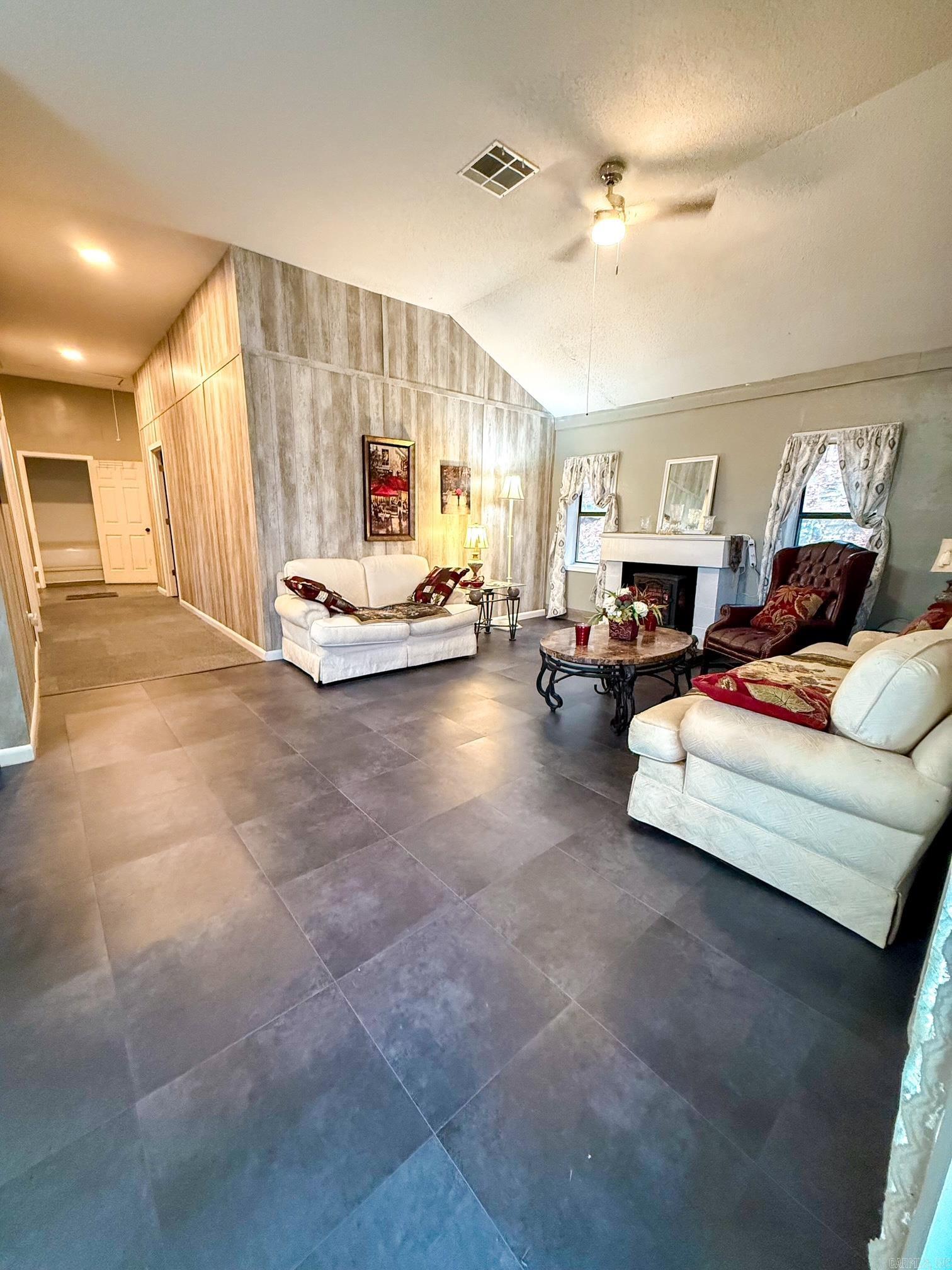 4149 Henderson Road  Clinton, AR