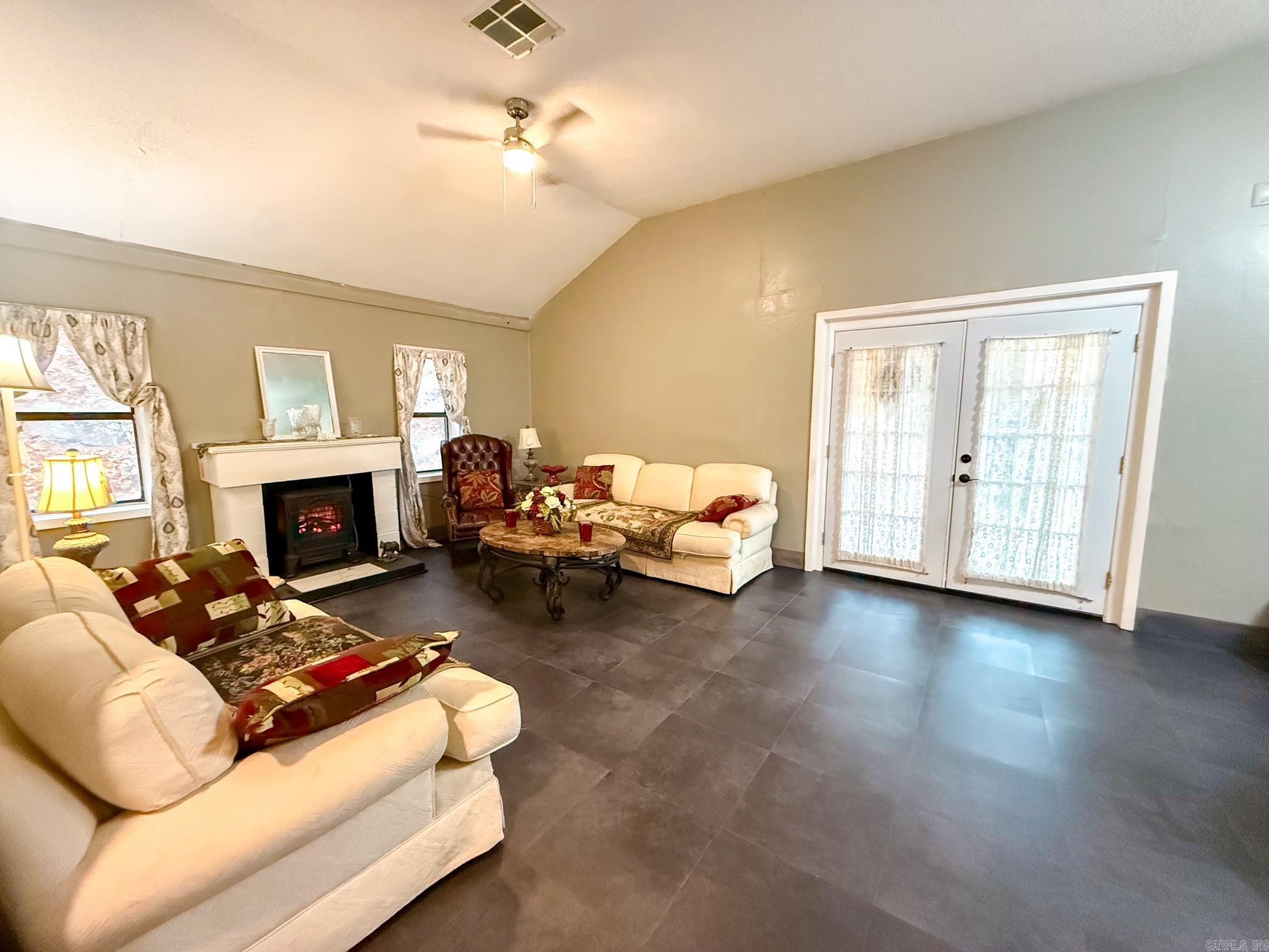 4149 Henderson Road  Clinton, AR