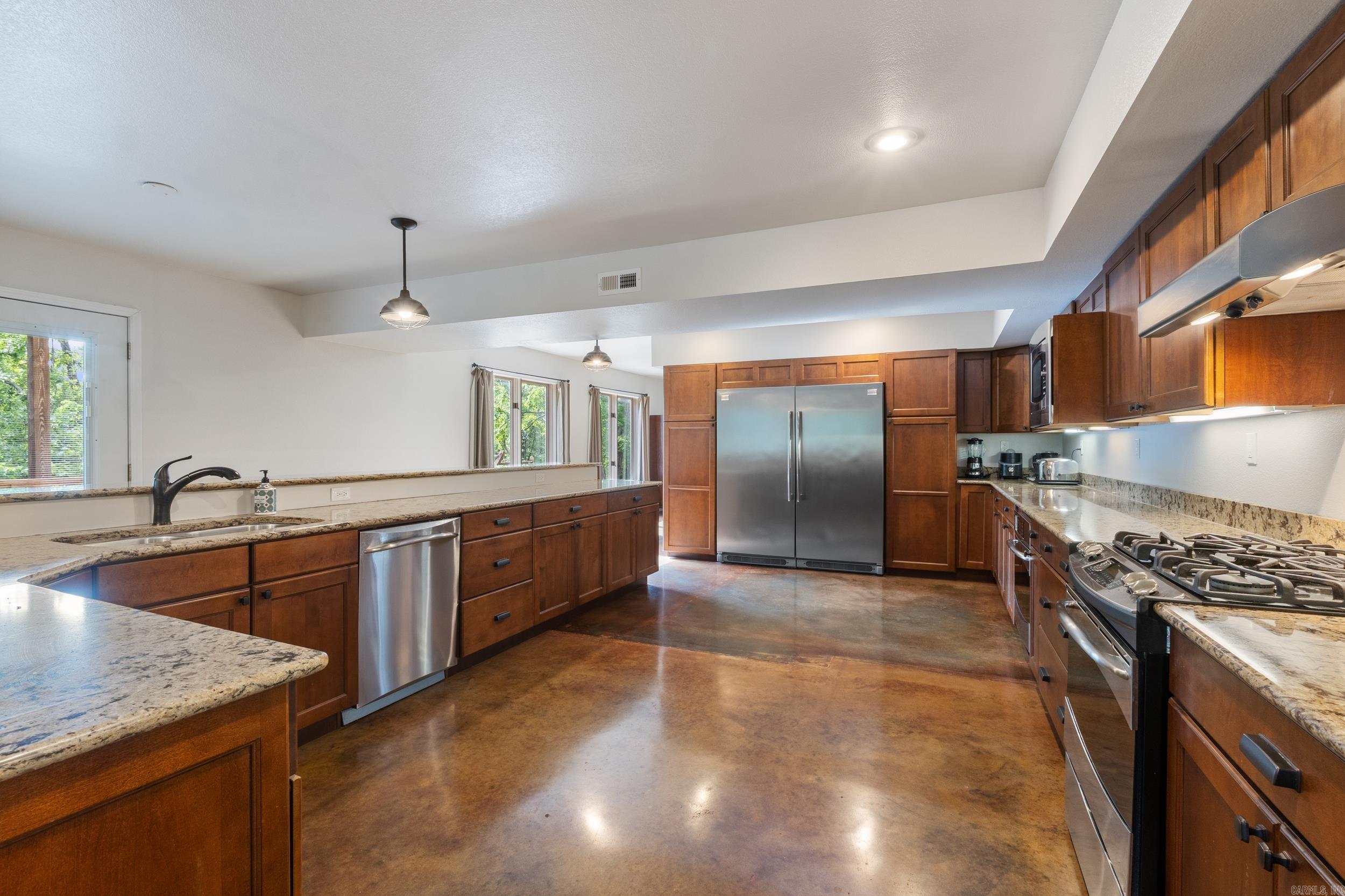 15364 Twin Pines Road  Lowell, AR