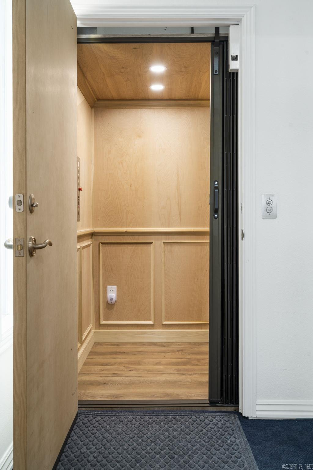 1140 E Lakefront Drive  Fayetteville, AR