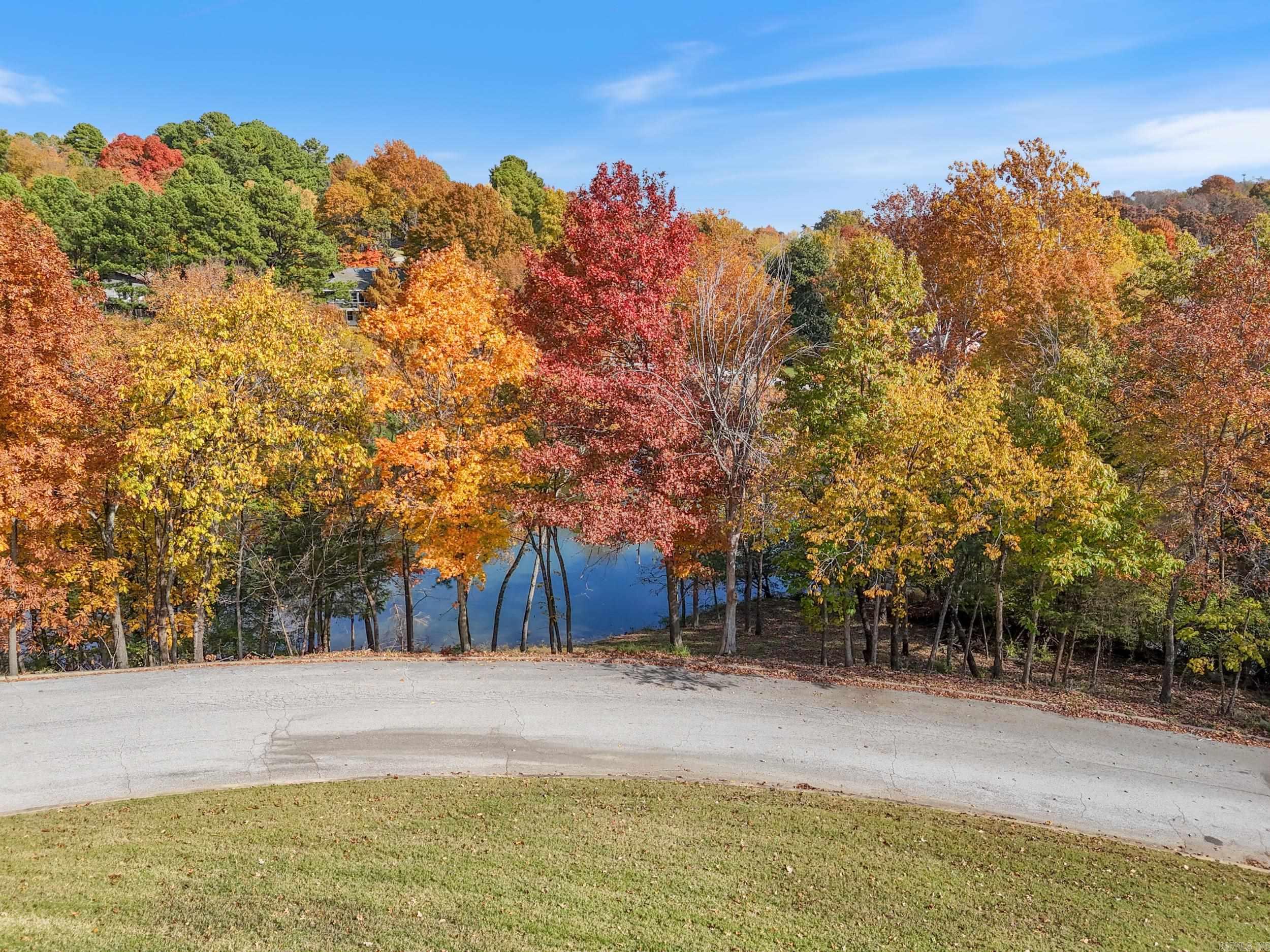 1140 E Lakefront Drive  Fayetteville, AR