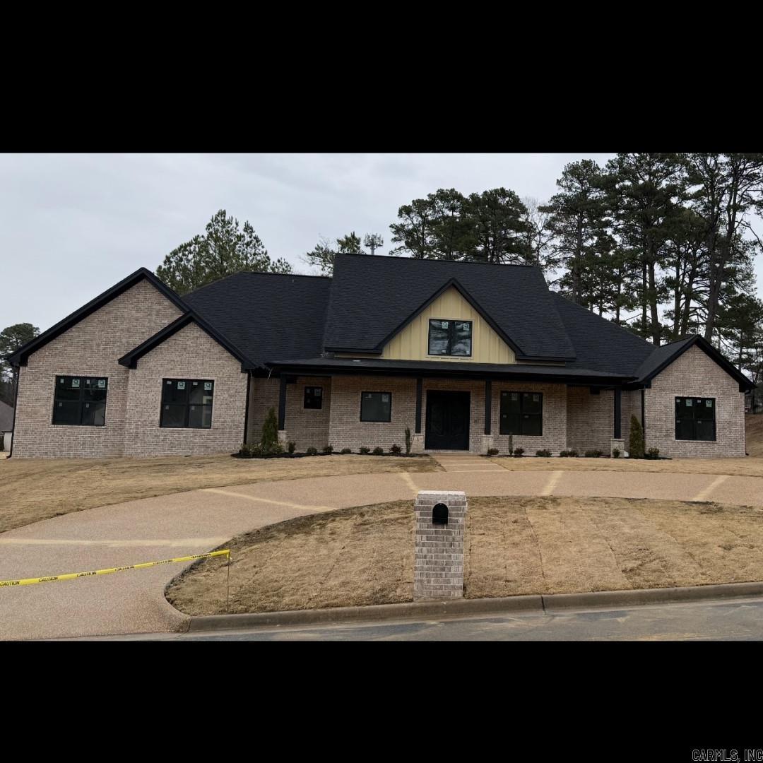 233  Arlington Park  Hot Springs, AR