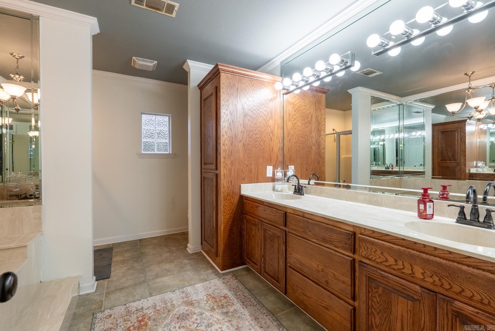 12 Norton Road Little Rock, AR 72223