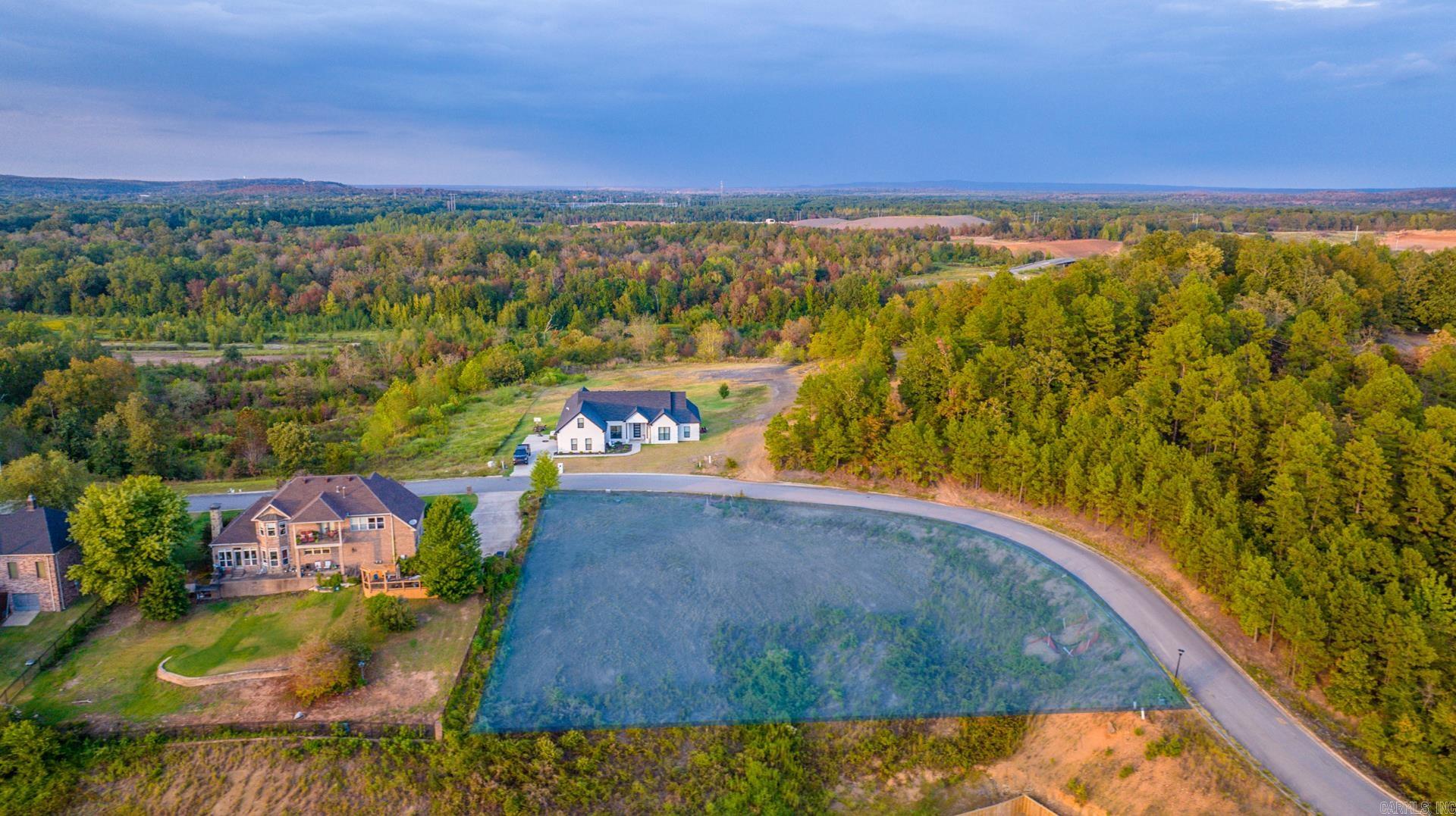 83 W River Road  Mayflower, AR