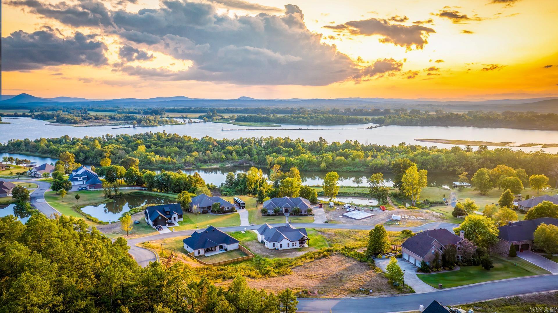 83 W River Road  Mayflower, AR