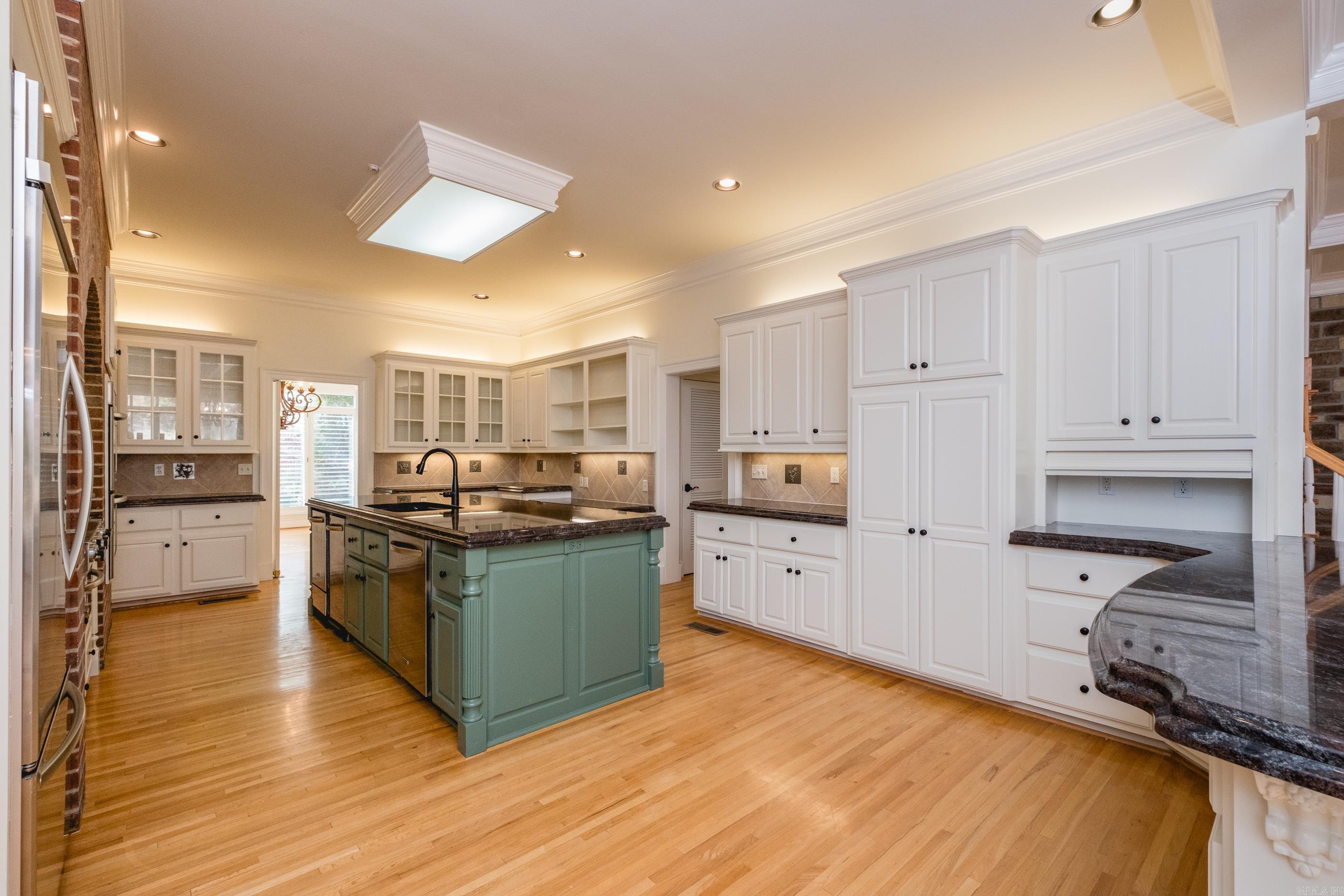 18 Chenal Cir  Little Rock, AR