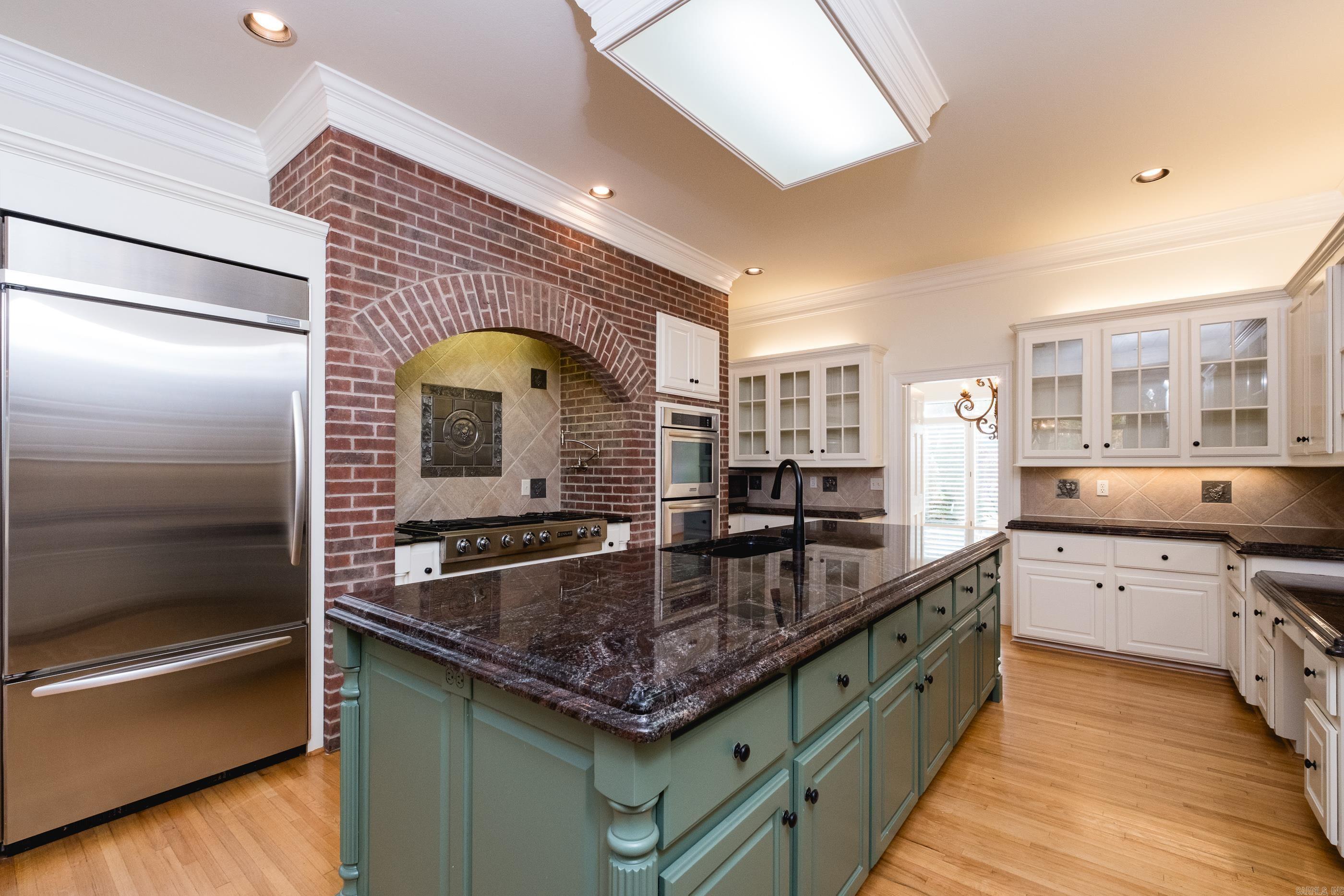 18 Chenal Cir  Little Rock, AR